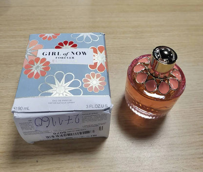 271160 - ELIE SAAB Girl of Now Forever 90 ml – Eau de Parfum për Femra – Aromë Frutore dhe Lulesh – Nota: Mjedre, Limoni, Trëndafili, Lule Ormondi, Paçuli – Shishe Qelqi Transparente