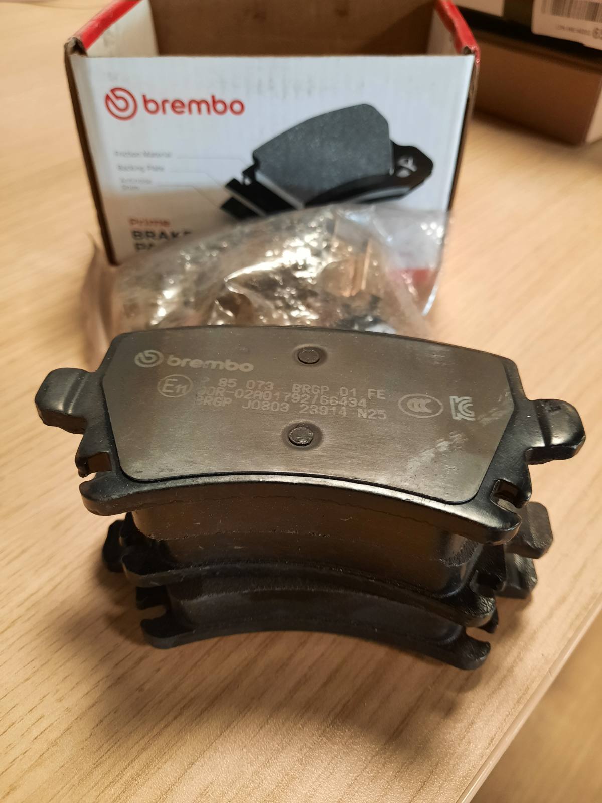288755 - BREMBO P 85 073 Mbushëse Frenash, Pjesa e Pasme, 1 Set/4 Copë