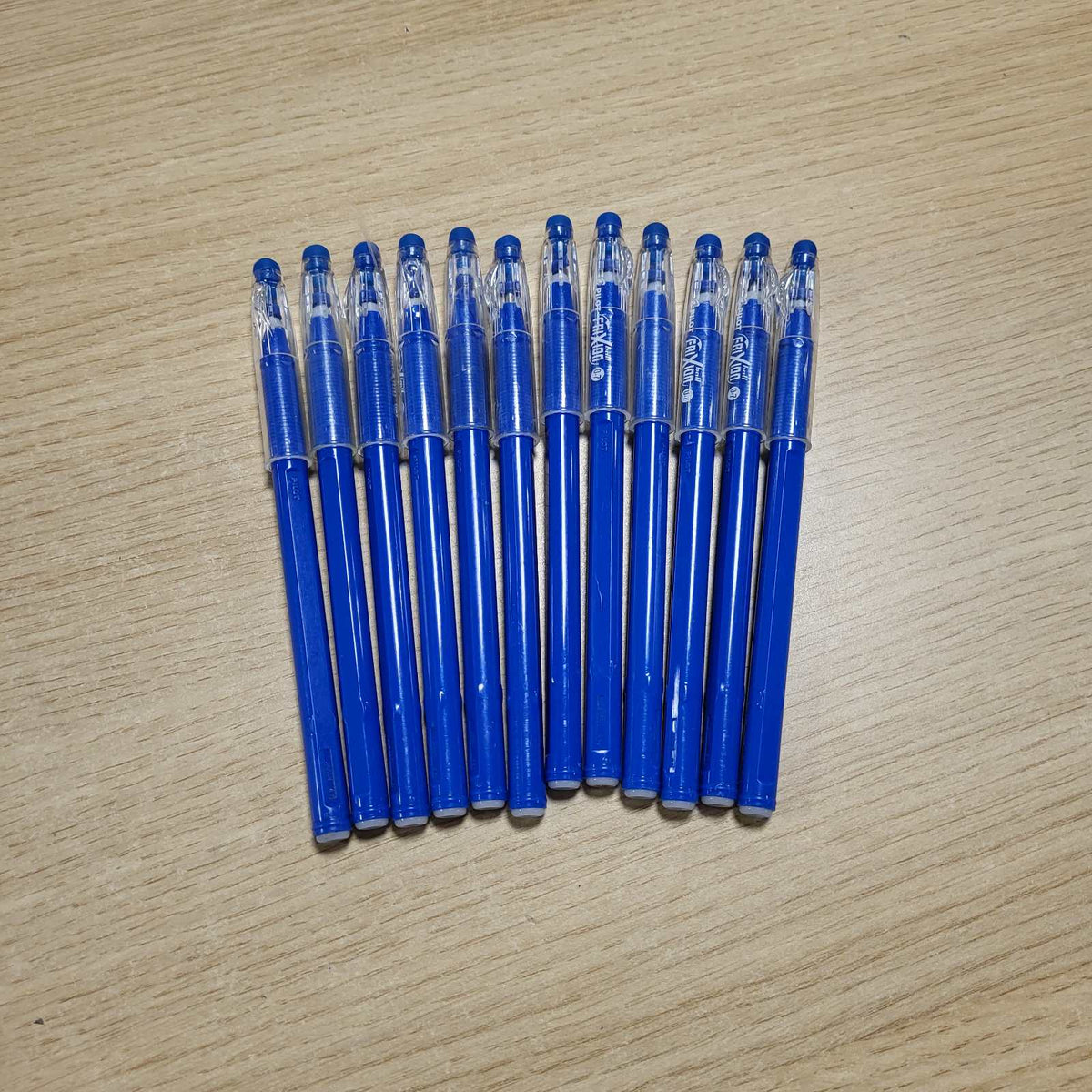 305308 - PILOT Set me 12 shkopinj FriXion - Stilolaps me bojë termosensitive që fshihet - Blu - Majë e mesme
