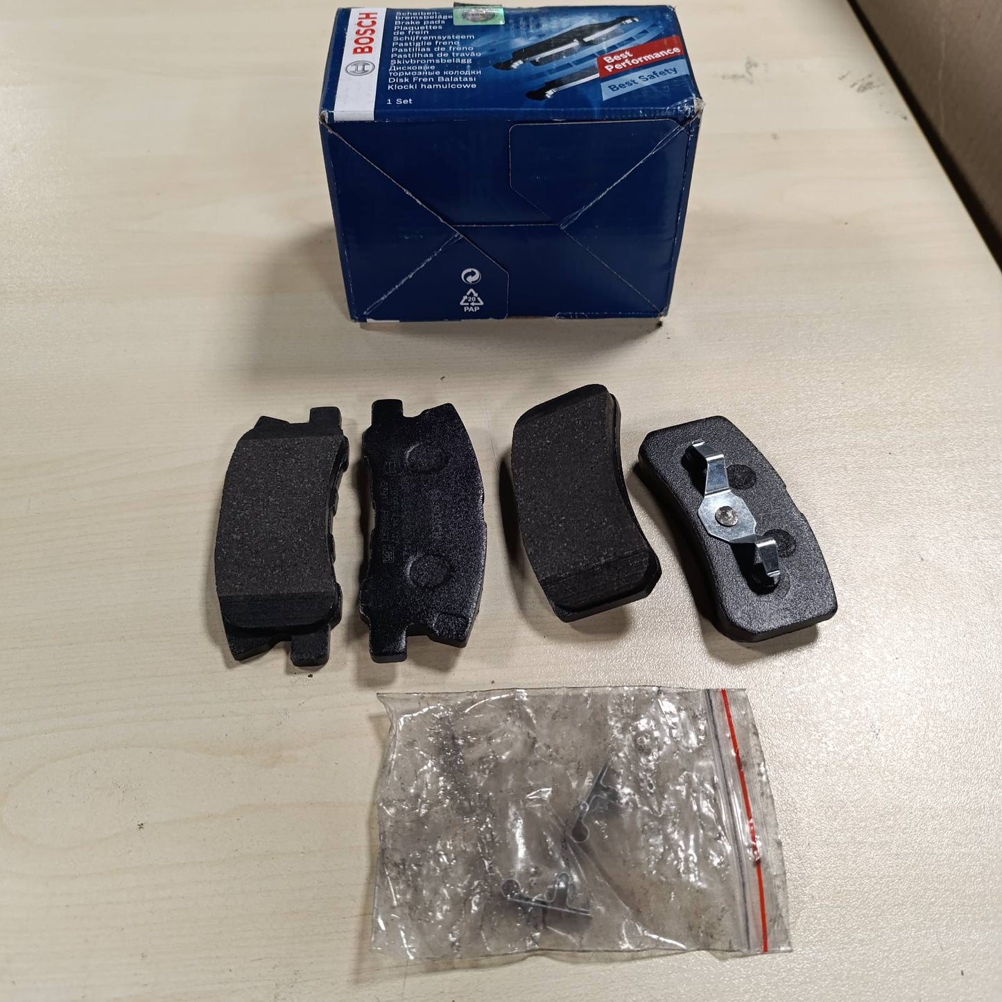 288769 - BOSCH BP429 - Fletë frenash të pasme për makina, 4 fletë, ECE-R90, pa bakër, reduktim zhurme dhe pluhuri