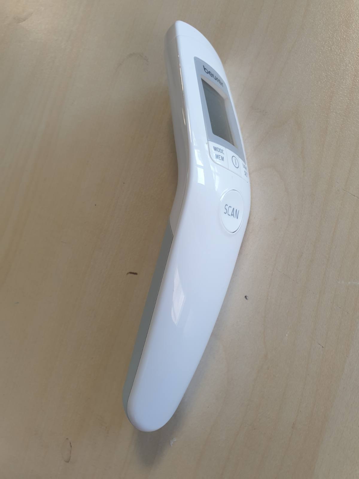 275087 - BEURER Termometër dixhital me infra të kuqe FT 90 pa kontakt për matjen e temperaturës, për foshnje, matje e lehtë e ballit, ekran dixhital, funksionon me bateri, 1 copë
