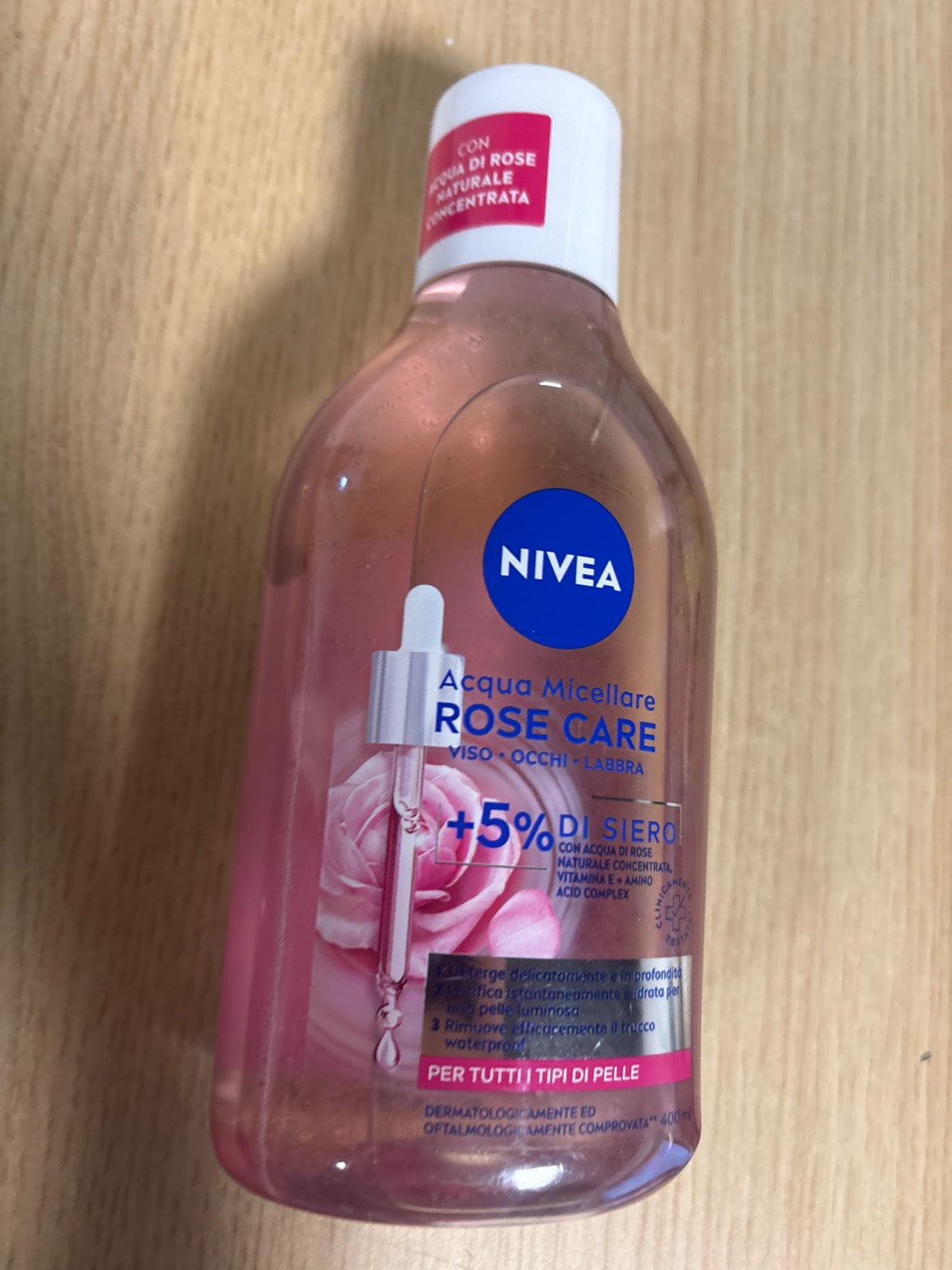 322100 - NIVEA Rose Care Micelar Water, 400ml, Depilues dyfazor për fytyrën dhe sytë, Pastrues me 5% serum me ujë trëndafili dhe vitaminë E