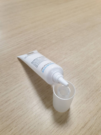 296866 - LA ROCHE-POSAY Krem rigjenerues për konturin e syve Substiane, 15 ml