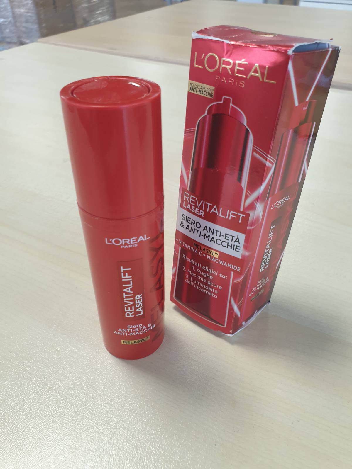 290016 - L'ORÉAL PARIS Revitalift Laser Melasyl Serum Kremi Anti-Plakje, 50 ml, me Veprim të Trefishtë për Rrudha, Njolla të Errëta dhe Shkëlqim, me Vitaminë C dhe Niacinamidë