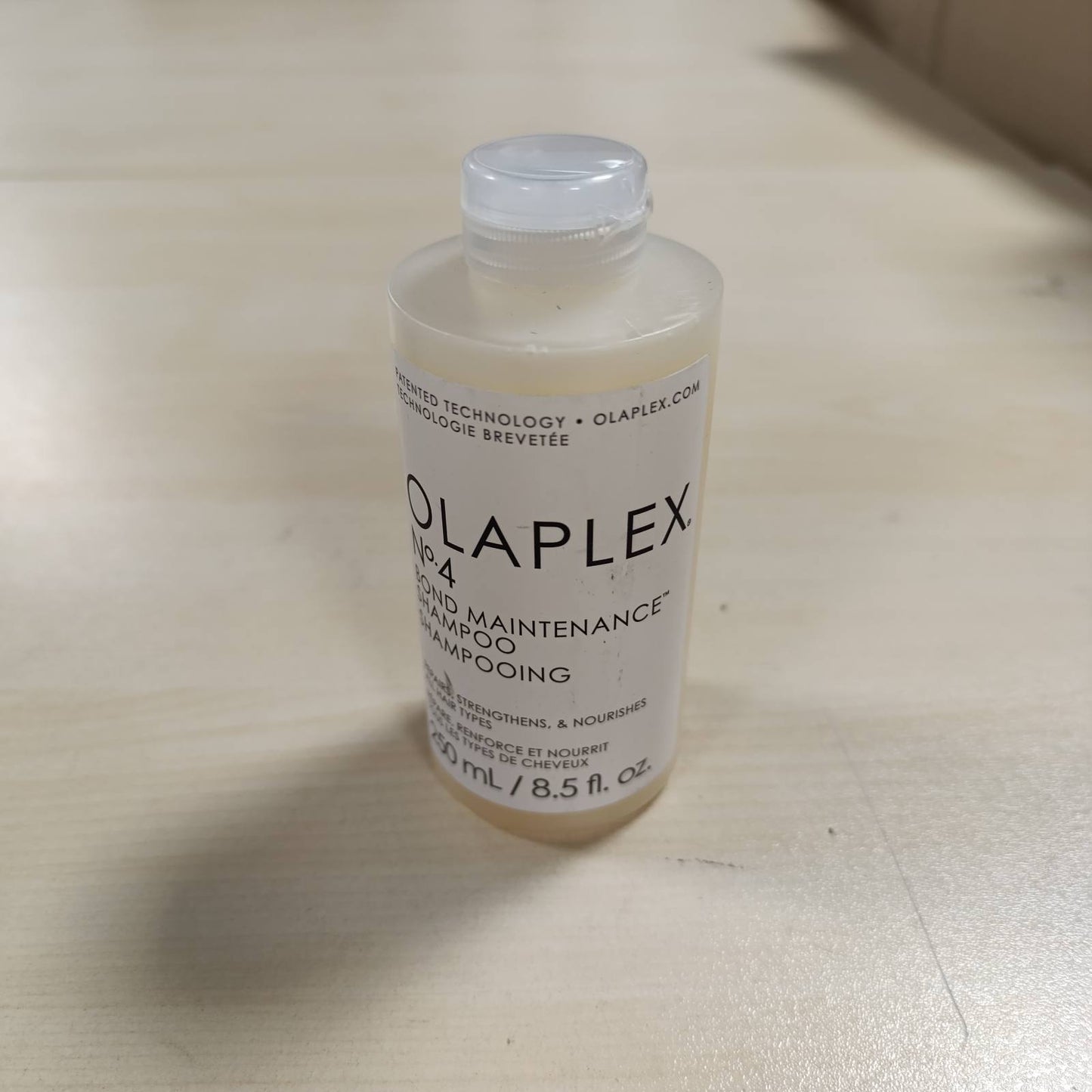 289849 - OLAPLEX Shampo Mirëmbajtjeje Nr. 4 Bond, 250ml, riparon dhe ushqen të gjitha llojet e flokëve, pa sulfate