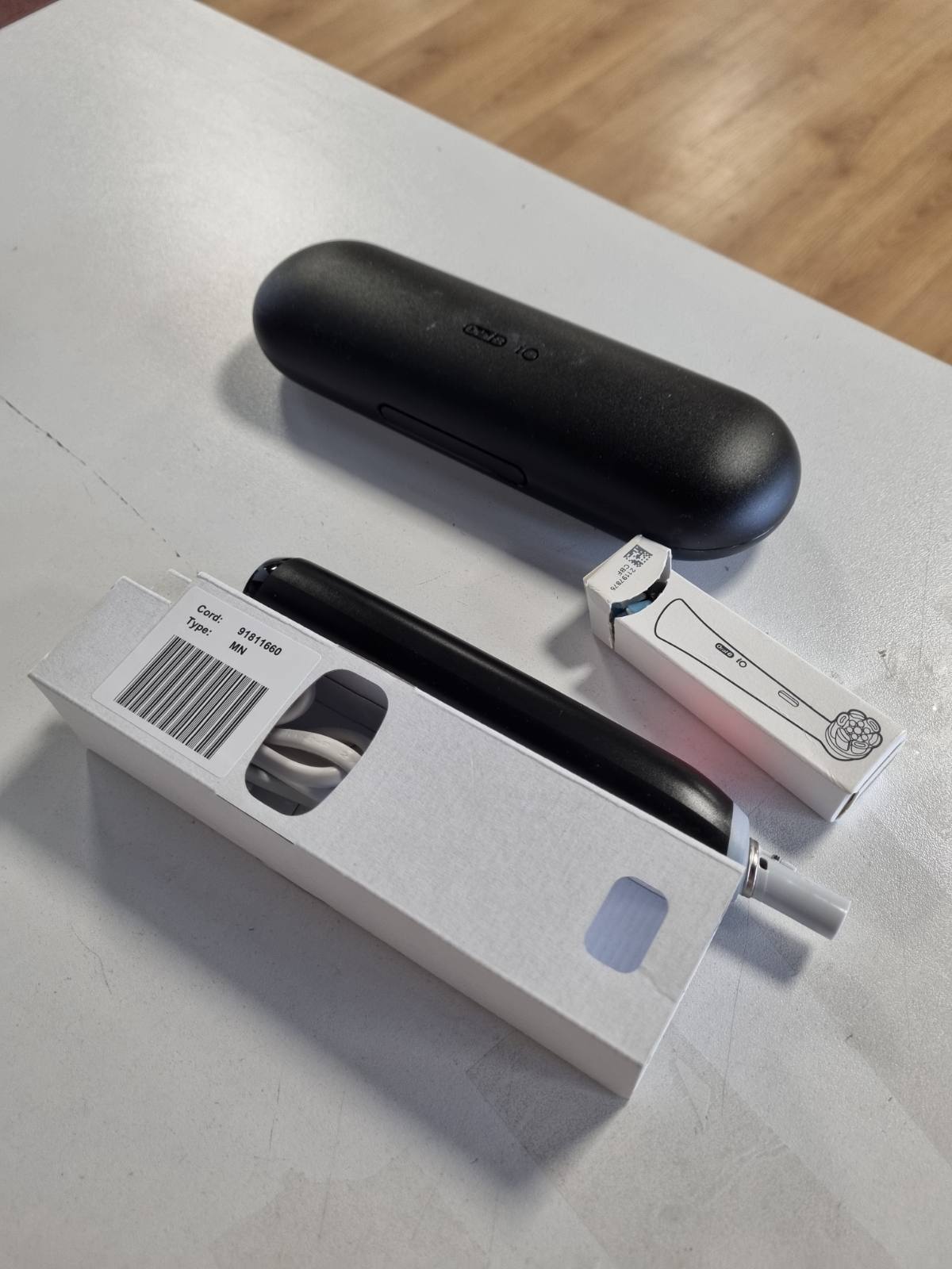 307160 - ORAL-B Furçë dhëmbësh elektrike iO 3, 1 kokë furçe, me kuti dhe pastë dhëmbësh, e zezë