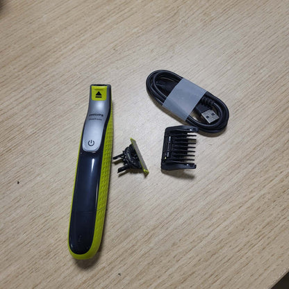 307321 - PHILIPS OneBlade 360 Hybrid Face: Makinë elektrike rroje/prerëse mjekre, me tehe 360, 2 tehe 360 për fytyrën, 1 krehër 5-në-1 i rregullueshëm (modeli QP2734/30)