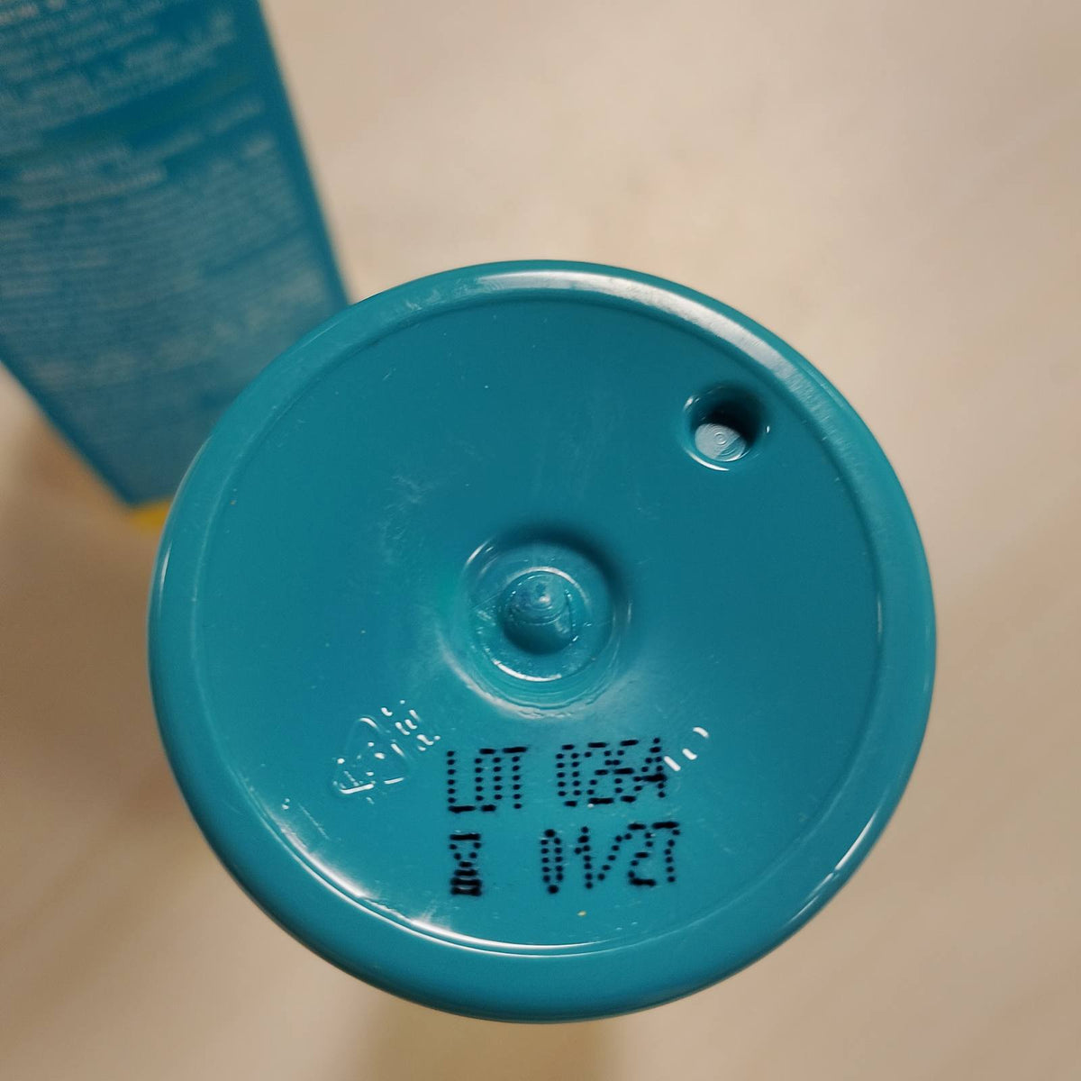 303339 - BIONIKE Defence Sun Sprej me qumësht kundër diellit 200 ml, për lëkurë të ndjeshme, veprim mbrojtës, rezistent ndaj ujit