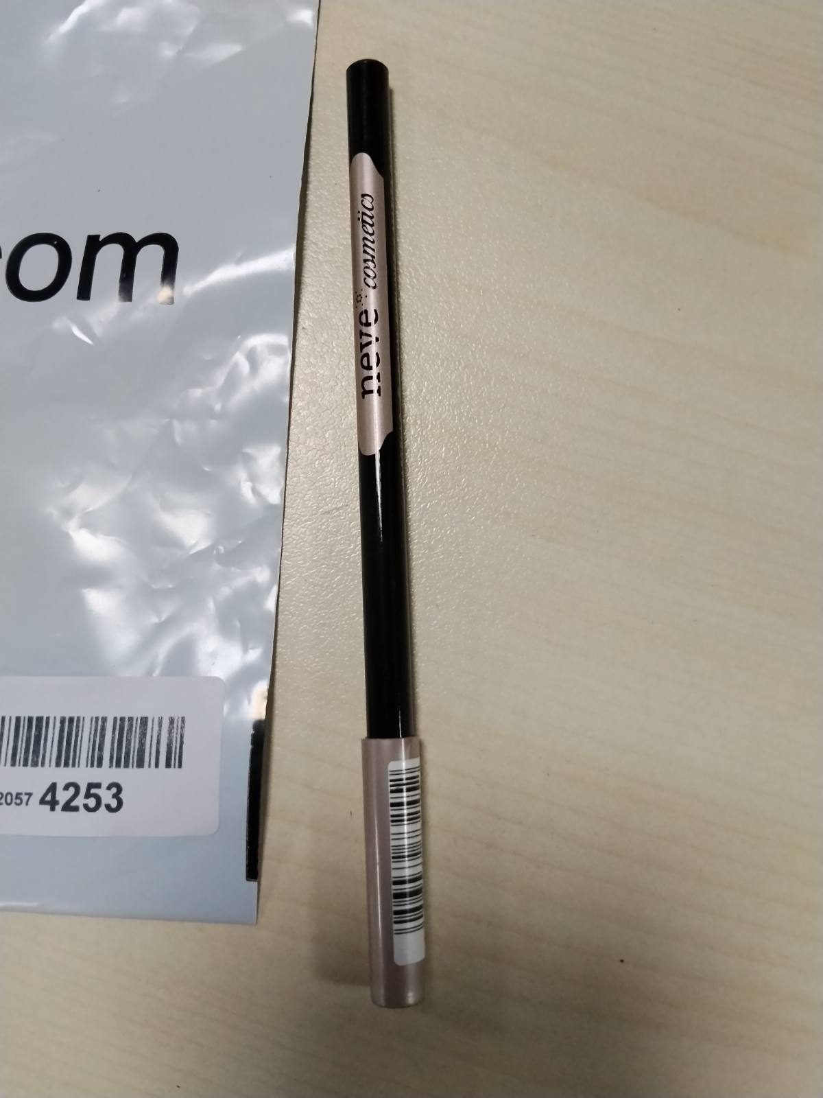 321928 - NEVE COSMETICS Laps për sy me përzierje të lartë, Liquorice