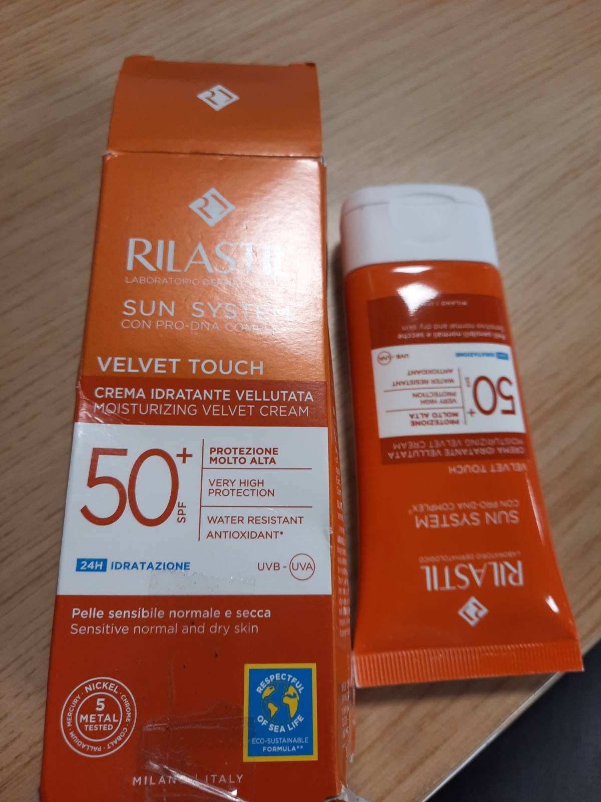 297393 - RILASTIL Krem hidratues për fytyrën Sun System, 50 ml, ekstra i butë, SPF 50+, rezistente ndaj ujit