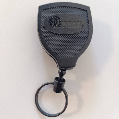 310079 - KEY-BAK Varëse çelësash SUPER48 PLUS HD 8 oz, kabllo e tërheqshme 48 inç, kapëse rripi çeliku, e zezë (0S48-8474)