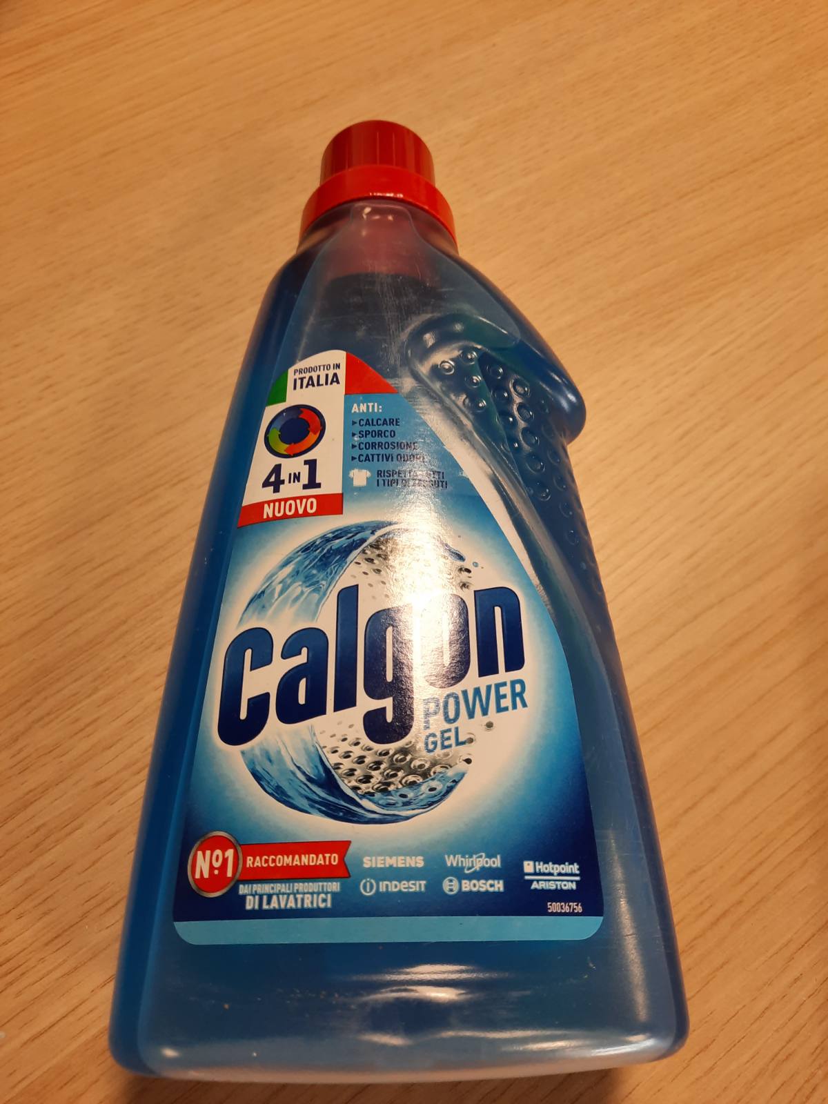 303927 - CALGON Heqës gëlqerorësh Power Gel 4-në-1 për lavatriçe, 1 pako 750 ml, mbrojtje nga gëlqerorët dhe korrozioni