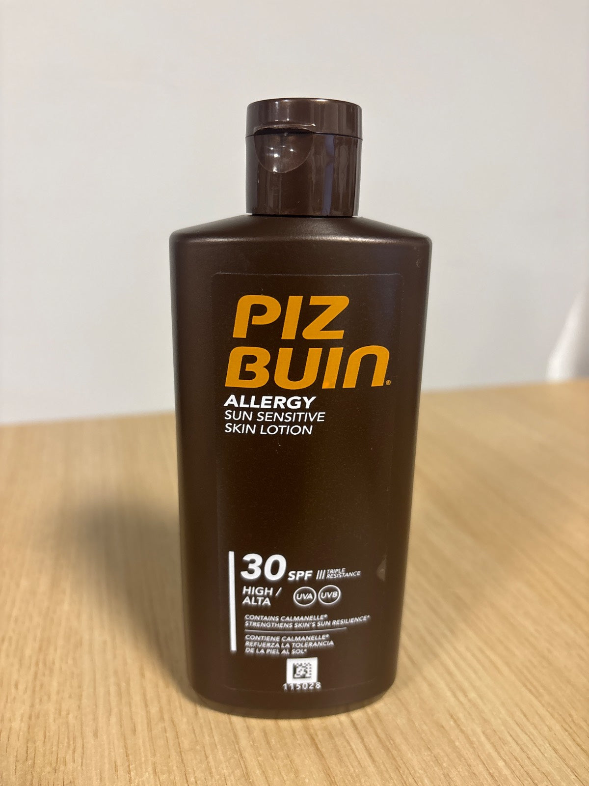 336983 - PIZ BUIN Krem dielli për alergji me SPF 30, 200 ml