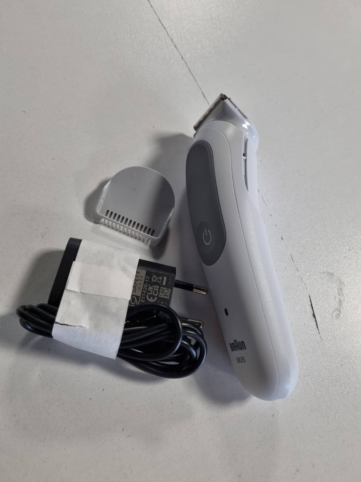 335897 - BRAUN Makinë prerëse trupi Series 5, +2 mjete rroje, teh SkinGuard, 100 minuta kohëzgjatje, e papërshkueshme nga uji, BG5500