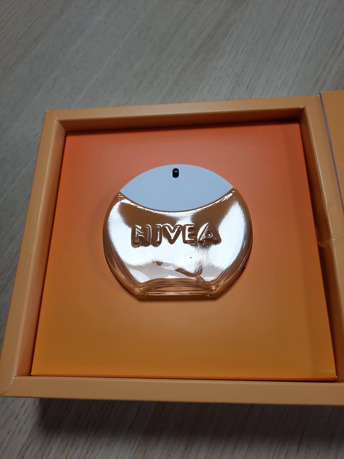 336473 - NIVEA SUN Eau de Toilette, 30 ml, Parfum unisex me nota të freskëta dhe agrume