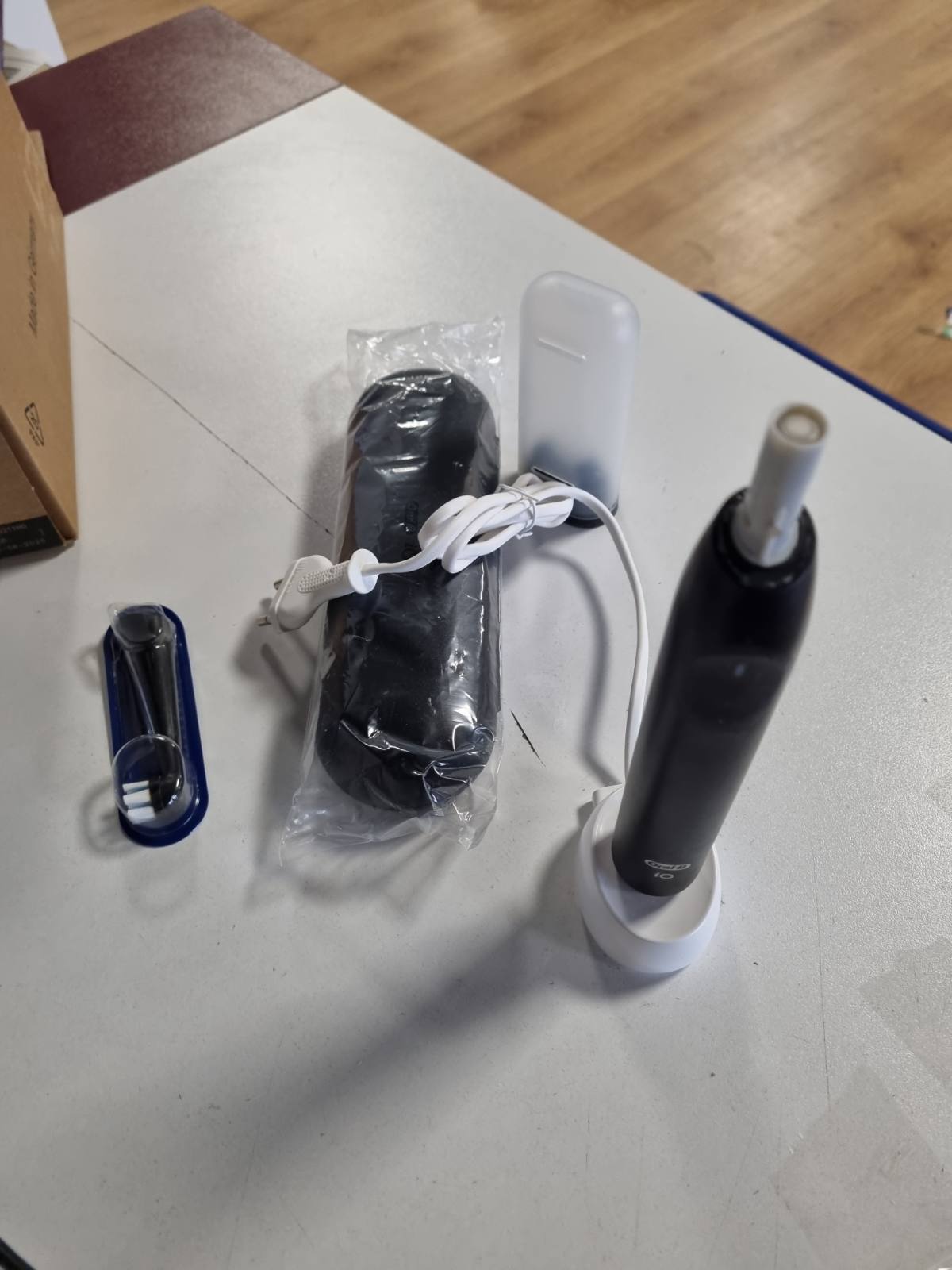 335874 - ORAL-B Furçë dhëmbësh elektrike iO 2, 1 kokë zëvendësuese, kuti, e zezë
