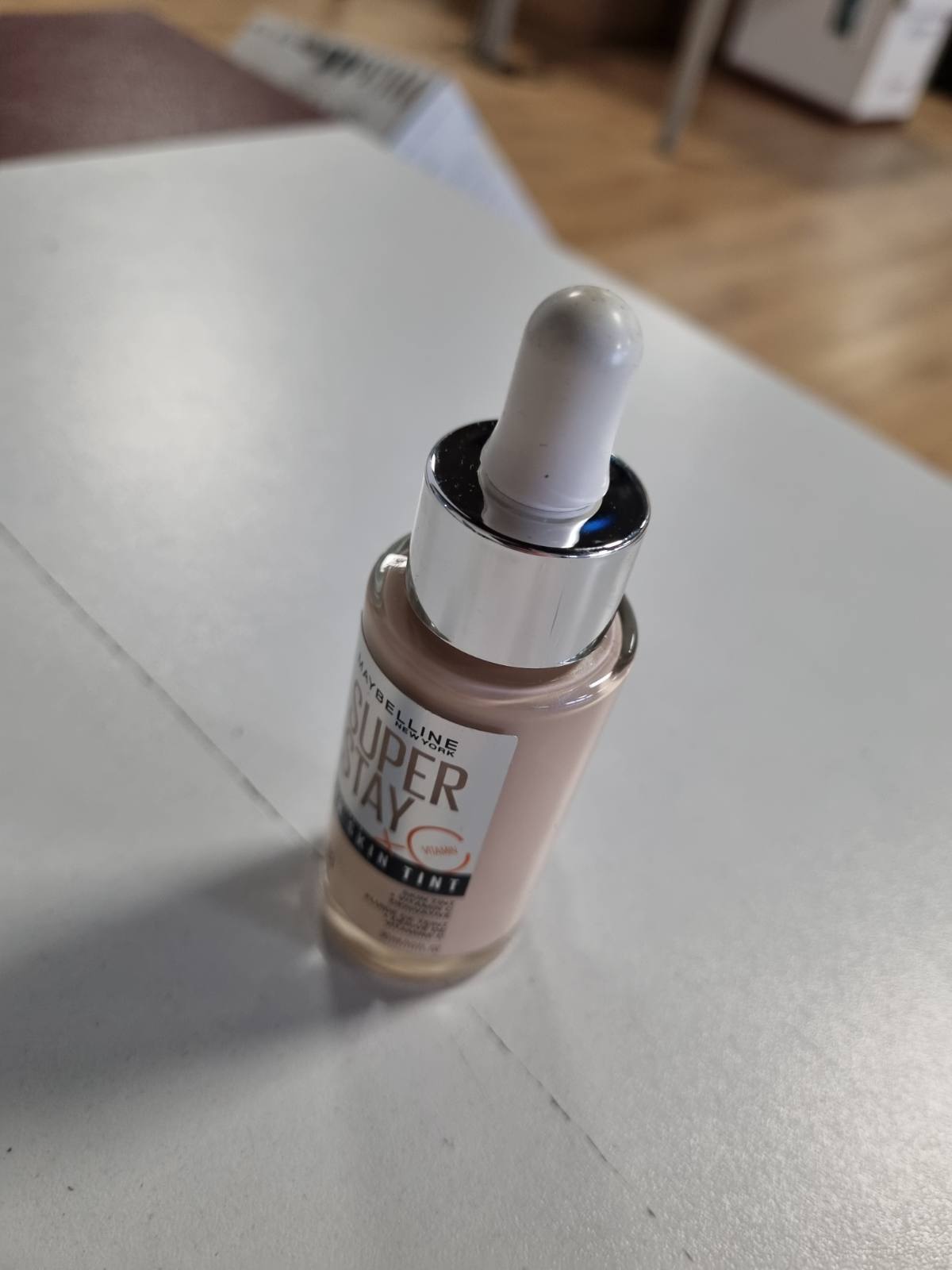 336781 - MAYBELLINE NEW YORK Fondatinë Maybelline New York, Grim pa njolla me vitaminë C, Formulë vegjetariane, Ngjyrë Super Stay Skin, Nr. 3