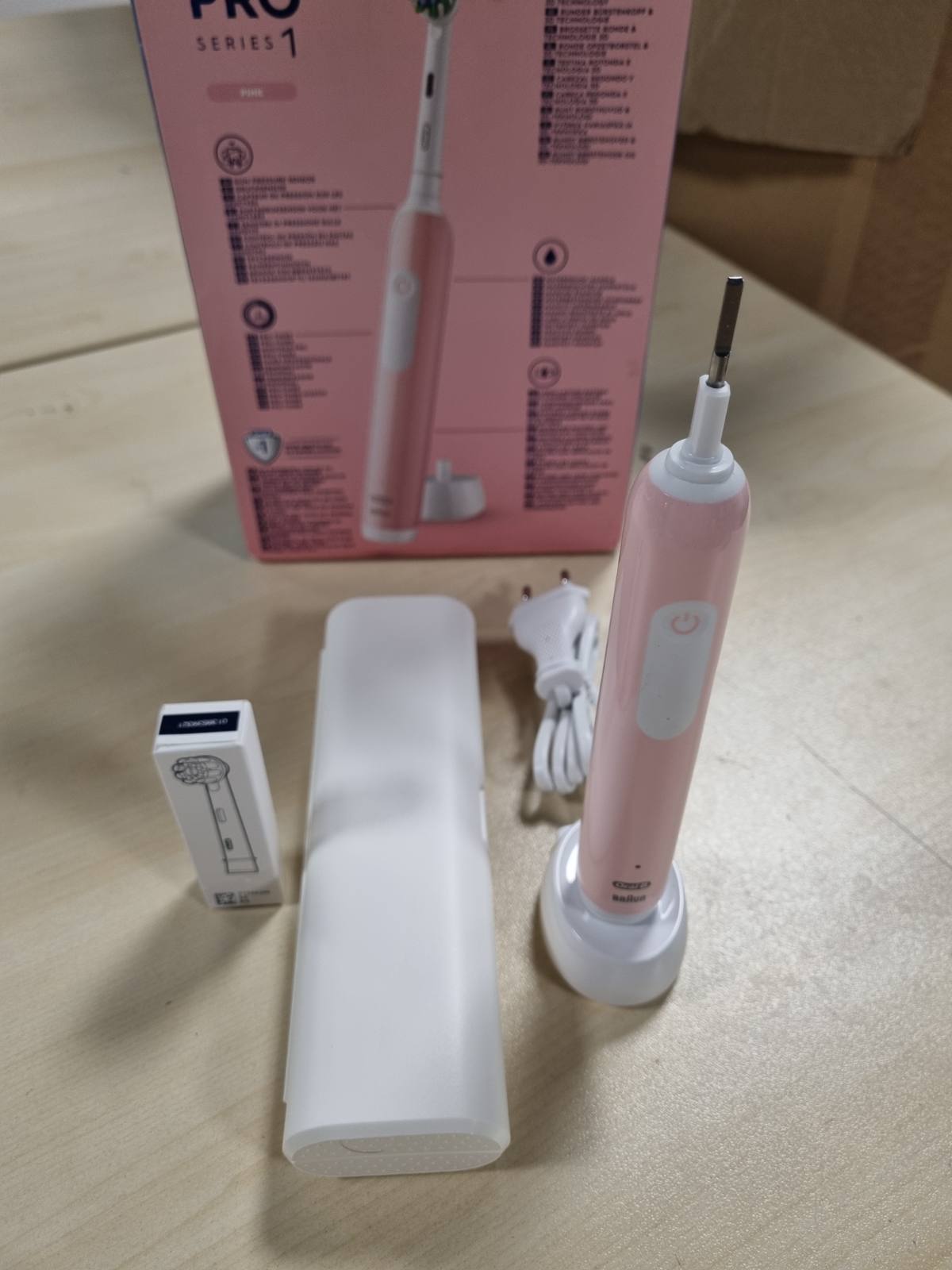 336048 - Furçë dhëmbësh elektrike ORAL-B Pro Series 1, kokë furçe, kuti udhëtimi, rozë