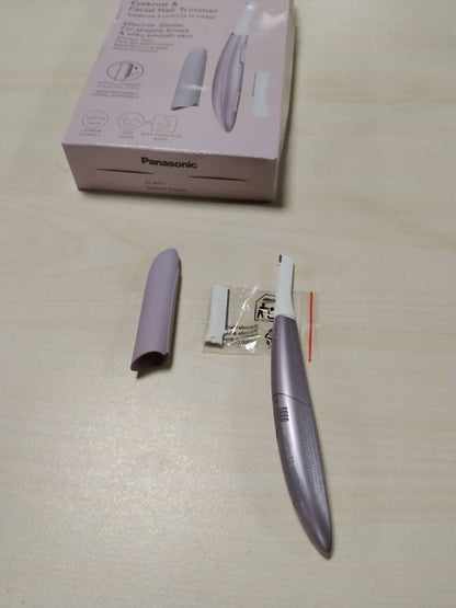 303061 - PANASONIC Prerës vetullash dhe qimesh fytyre ES-WF71-V503, Kokë fleksibile, Çelik inox hipoalergjik, Funksionon me bateri (AAA), Vjollcë e çelët
