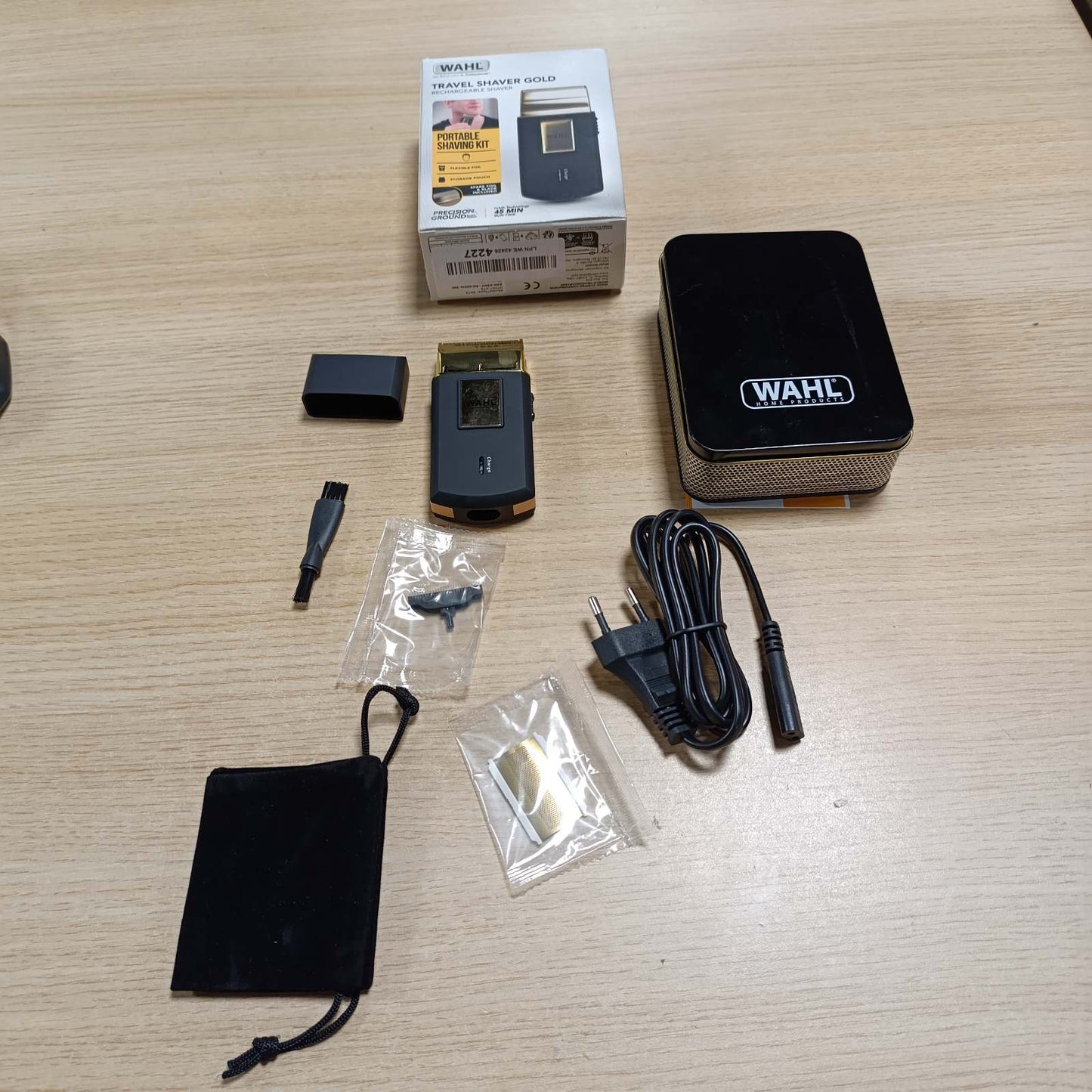 321555 - Wahl - Rroba rroje Travel Edition Gold Brisk elektrik pa tel dhe i rikarikueshëm për burra - Kompakt dhe i lëvizshëm
