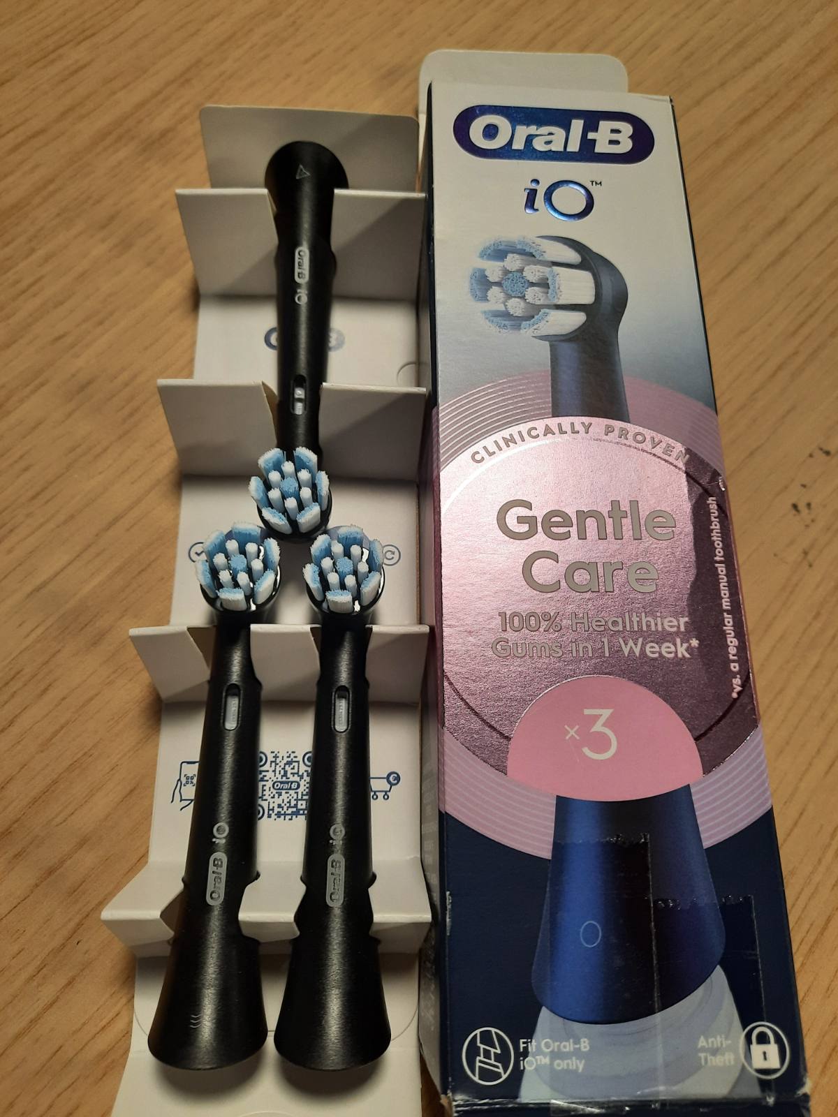 336427 - ORAL-B - Koka Furçash Zëvendësuese iO Gentle Care, të Zeza, Pako me 3