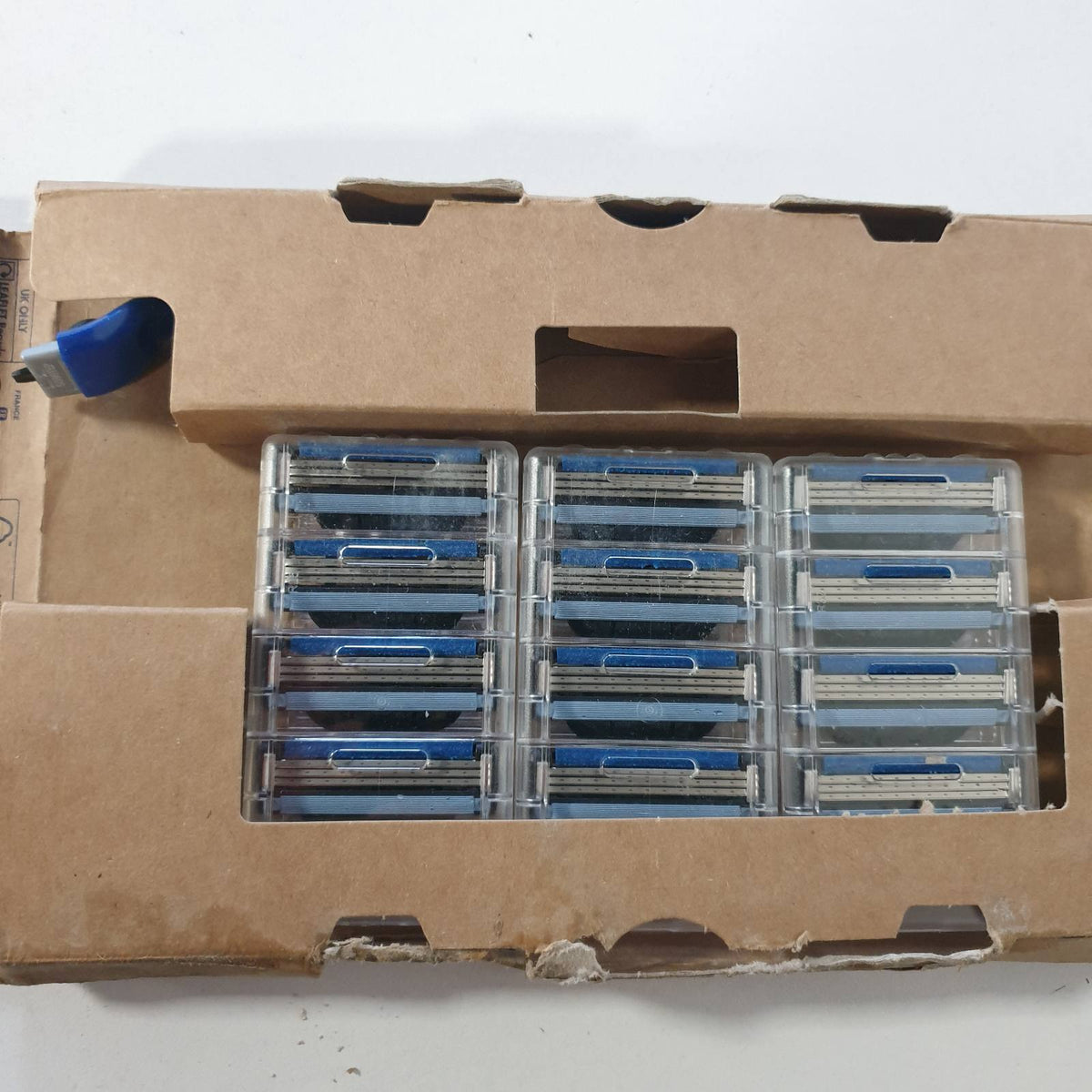 311372 - GILLETTE Brisk standard Mach 3 për burra, metalik, blu/gri