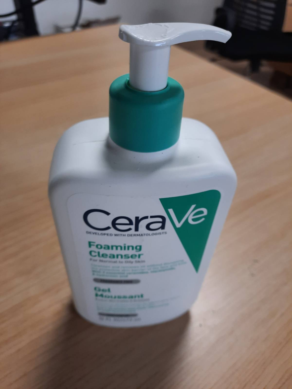 311651 - CERAVE Pastrues me xhel shkumë 473 ml, Pastrues i butë për fytyrën, Teksturë xheli shkumë, Ceramide dhe acid hialuronik, Lëkurë normale deri e kombinuar, Pa aromë