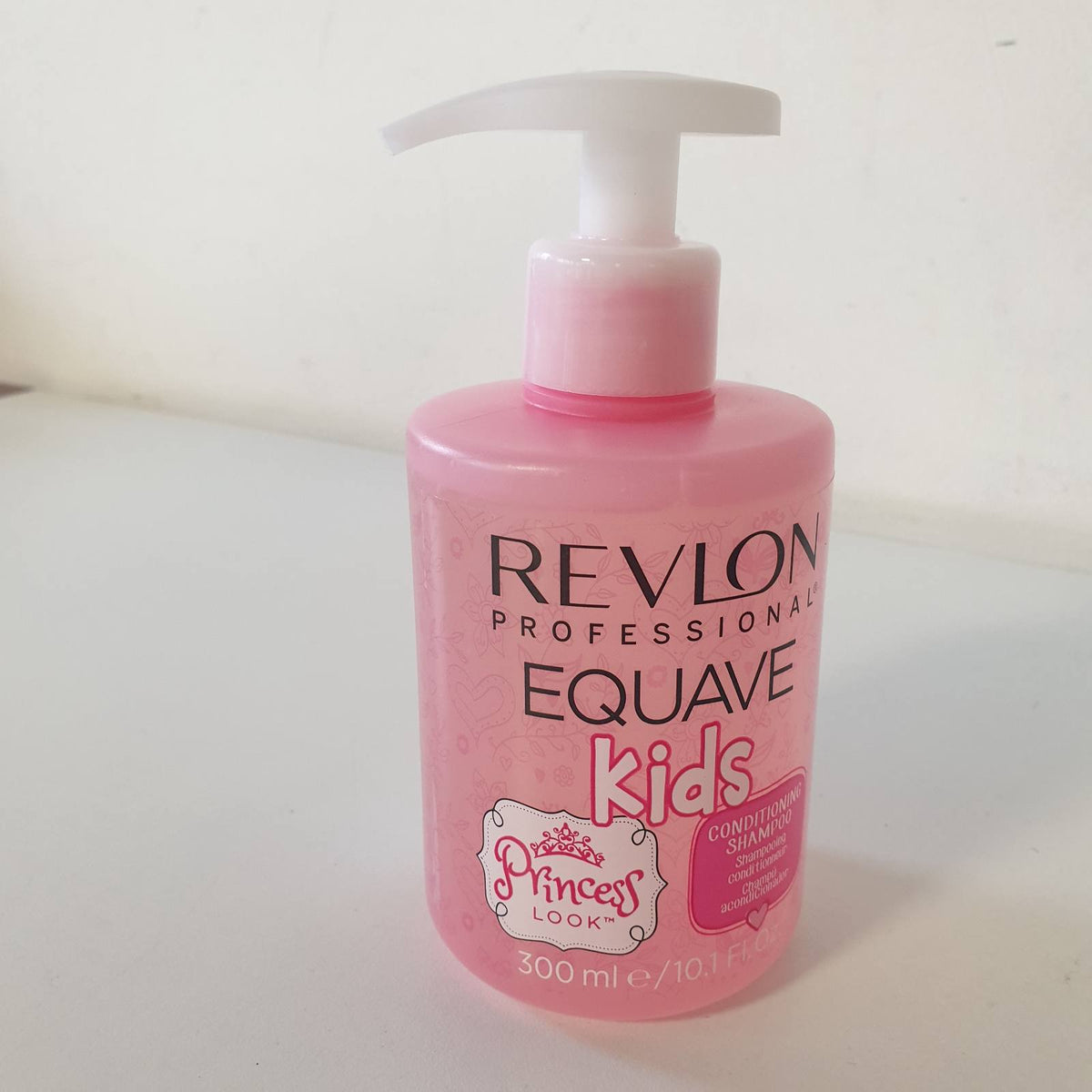 337112 - REVLON PROFESSIONAL Shampo Refreshuese EQUAVE KIDS PRINCESS LOOK, Xhel Zbërthyes, Pastrues i Butë Hidratues për Vajza, 300 ml