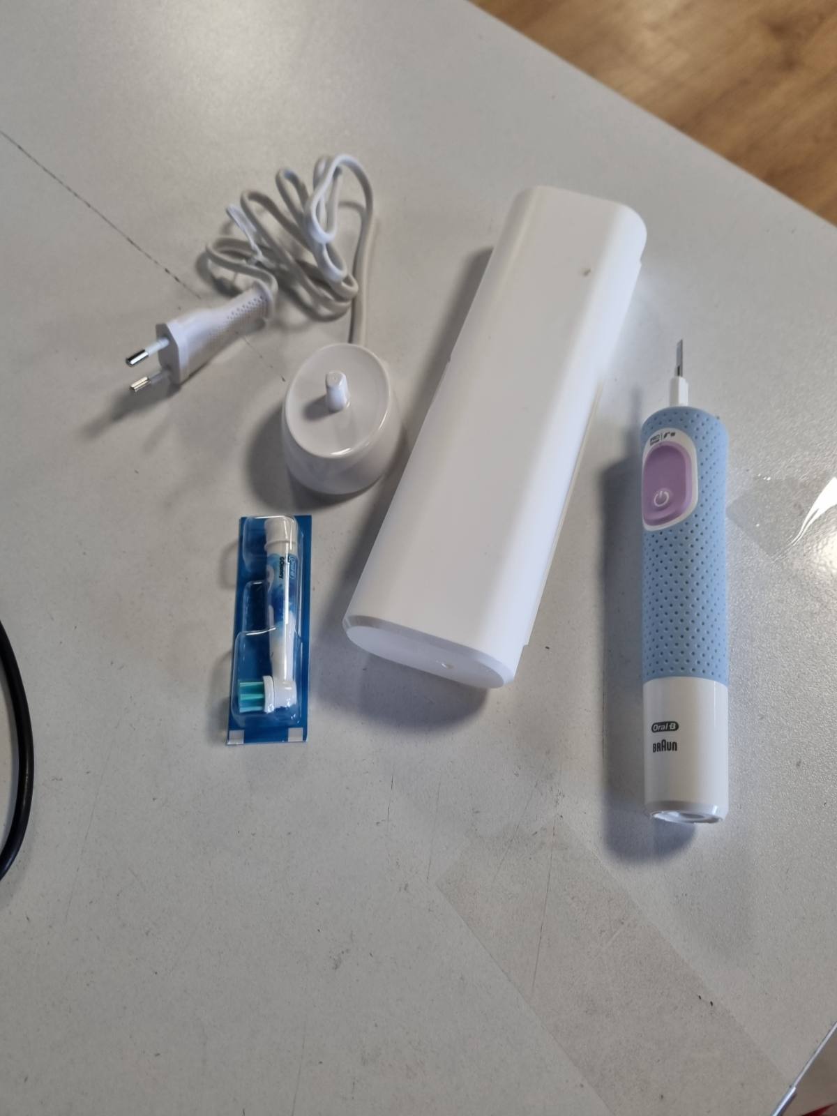 335966 - ORAL-B Furçë dhëmbësh elektrike Pro për fëmijë, me personazhe "Toka e akullit", për fëmijë 3 vjeç e lart, çantë udhëtimi