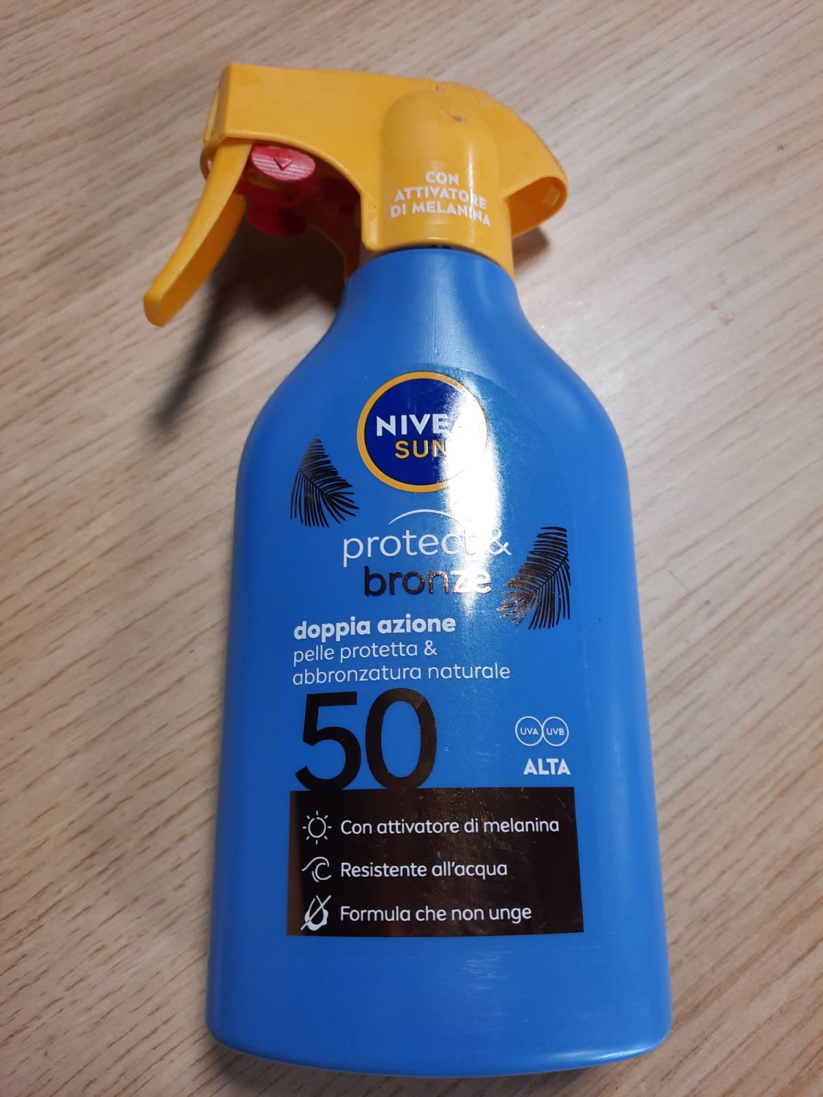 311804 - NIVEA SUN Spray Protect & Bronze SPF 50, 250 ml