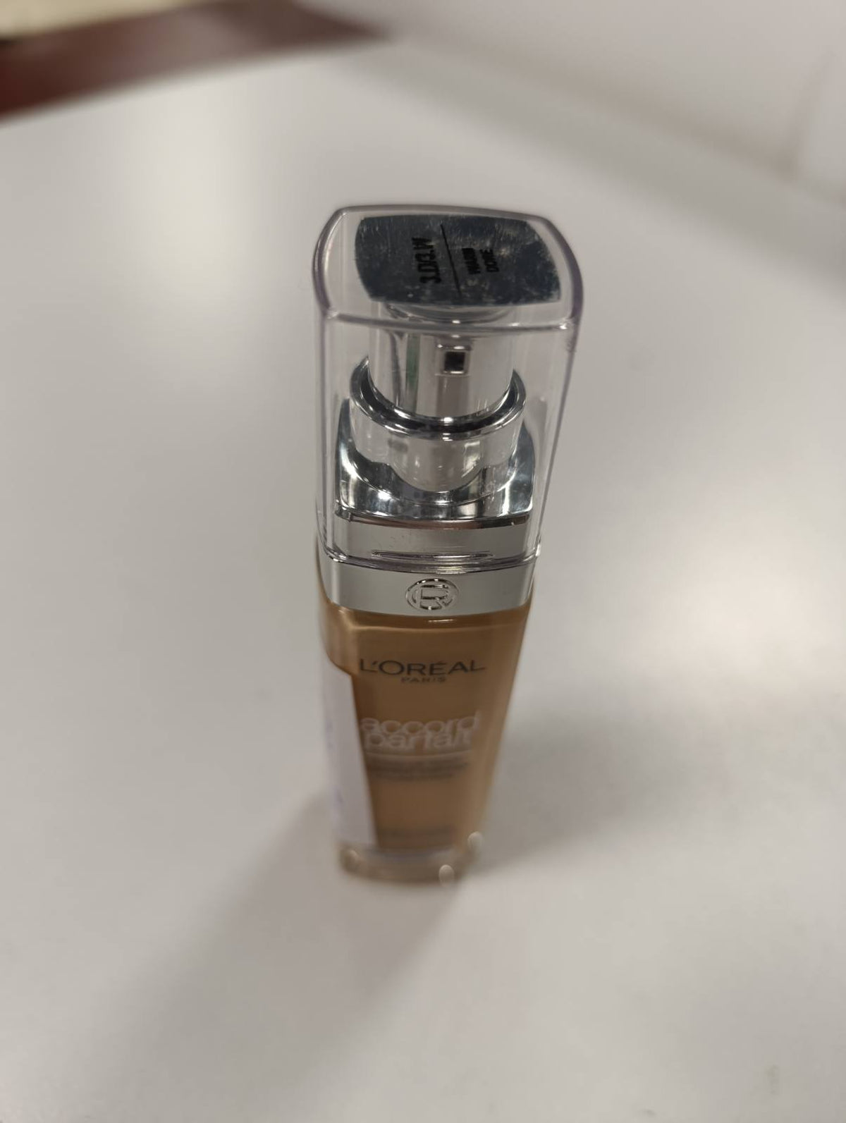 312168 - L'ORÉAL PARIS Fondi i Lëngshëm Natural Accord Parfait, 30 ml, Ngjyra 3D/W Warm Dorè