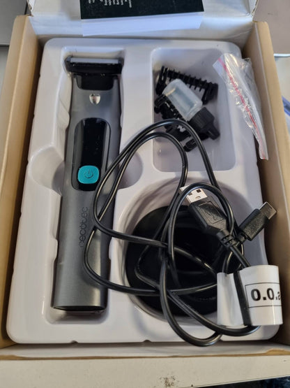 336355 - CECOTEC Makinë prerëse flokësh dhe rroje fytyre PrecisionCare OneShave, Tehe çeliku inox, 3 krehëra (1/3/5 mm), bazë ruajtëse, jetëgjatësi baterie 1.5 orë, rezistencë IPX7, ekran inteligjent.
