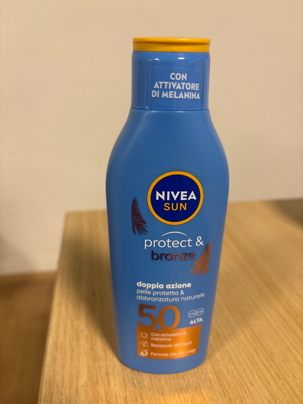 311836 - NIVEA SUN Protect & Bronze Sun Milk SPF 50, 200 ml