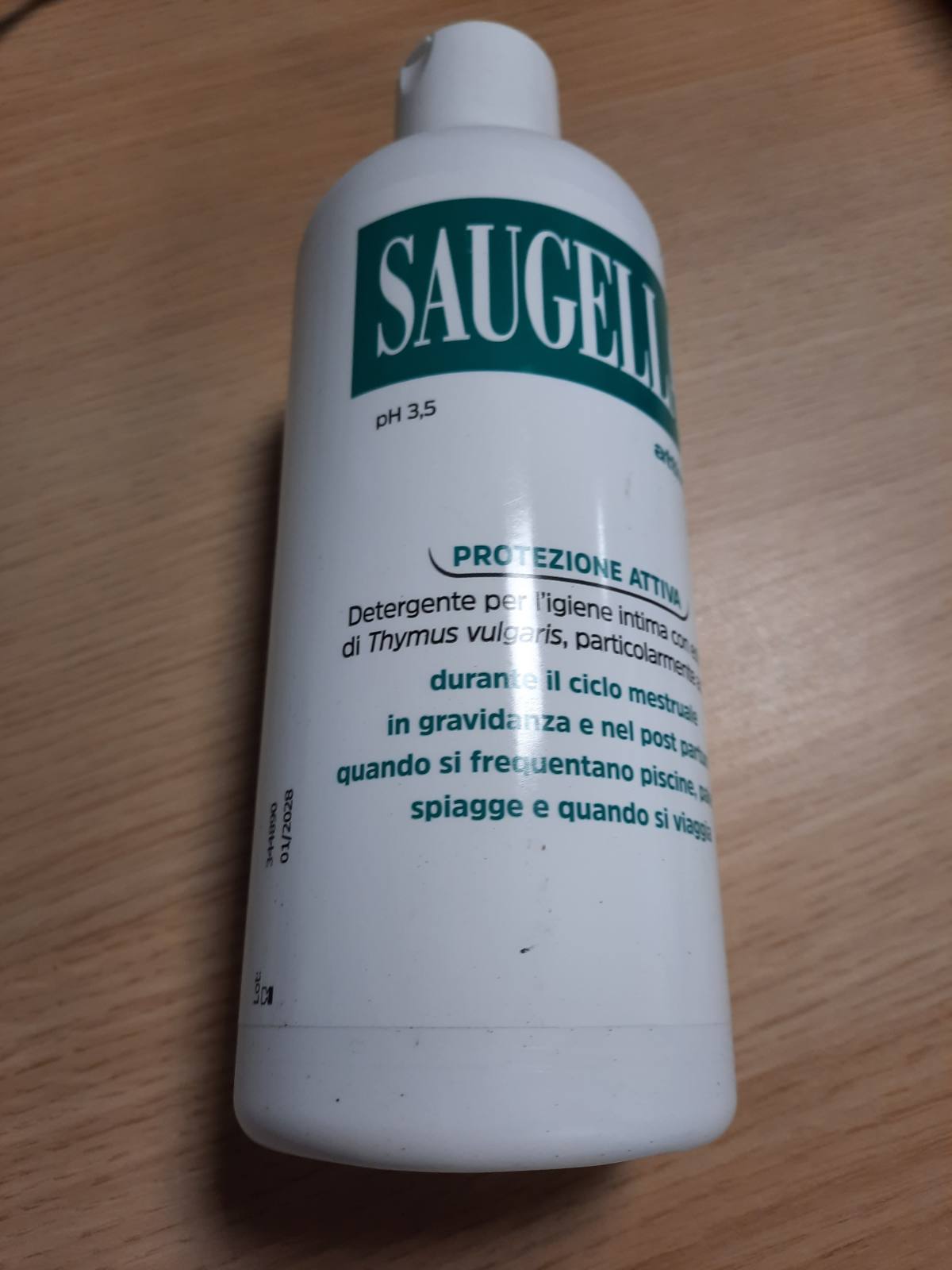 311812 - SAUGELLA Attiva, Pastrues Intim Antibakterial me pH Fiziologjik, 750 ml