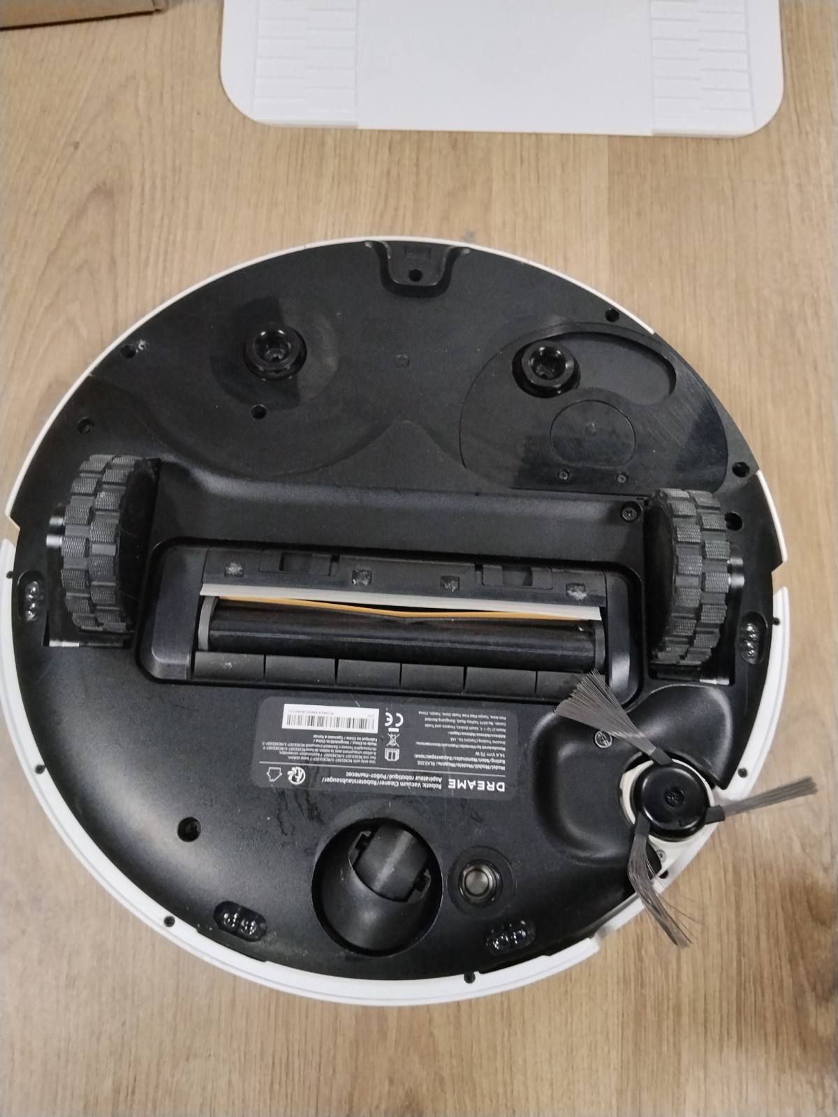 288009 - DREAME Fshesë me korrent robotike L40 Ultra, Fuqi thithjeje 11,000 Pa, vetëpastrim 65 °C, furçë anësore të zgjerueshme dhe të ngritshme, funksion fshese dhe mop të ngritshëm