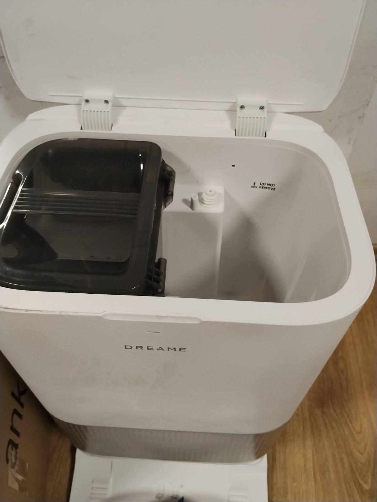 288009 - DREAME Fshesë me korrent robotike L40 Ultra, Fuqi thithjeje 11,000 Pa, vetëpastrim 65 °C, furçë anësore të zgjerueshme dhe të ngritshme, funksion fshese dhe mop të ngritshëm