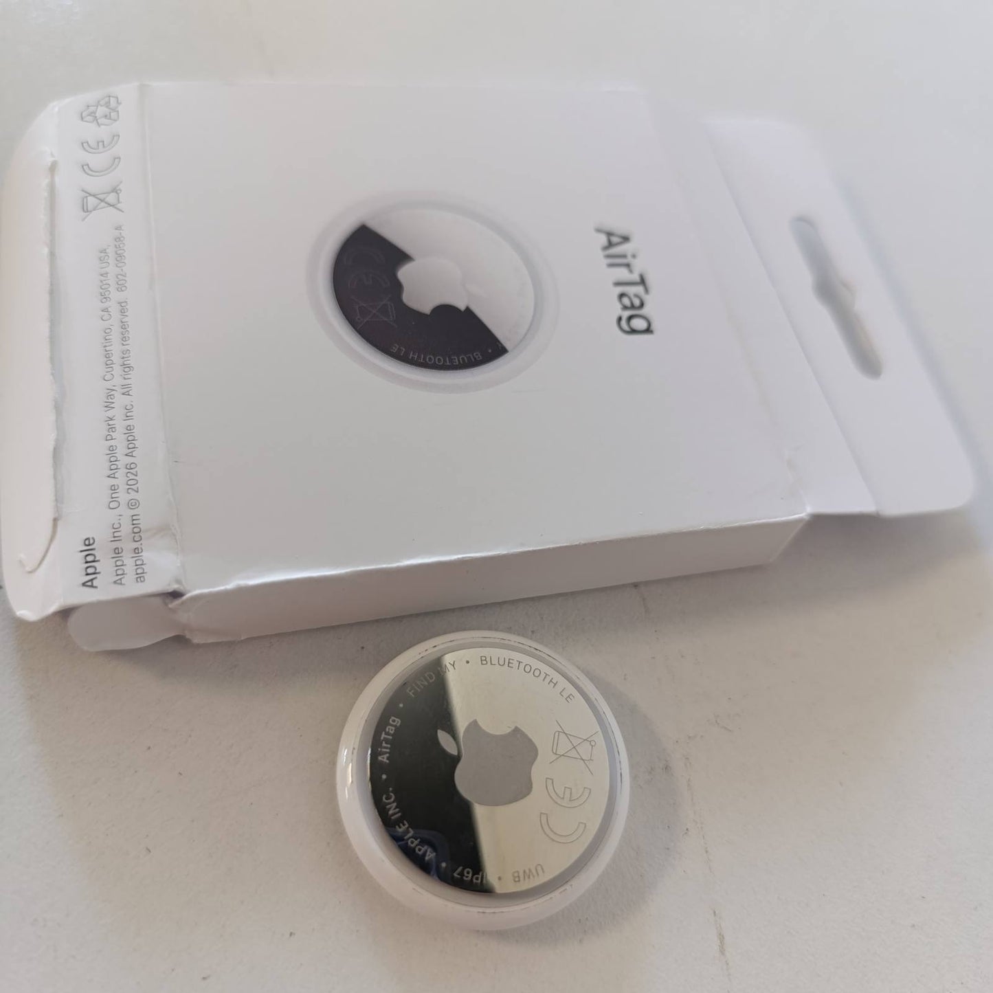 273359 - APPLE - AirTag (gjenerata e 2-të), gjurmues për varëse çelësash, portofolë, rreze veprimi deri në 1.5 herë më të gjatë
