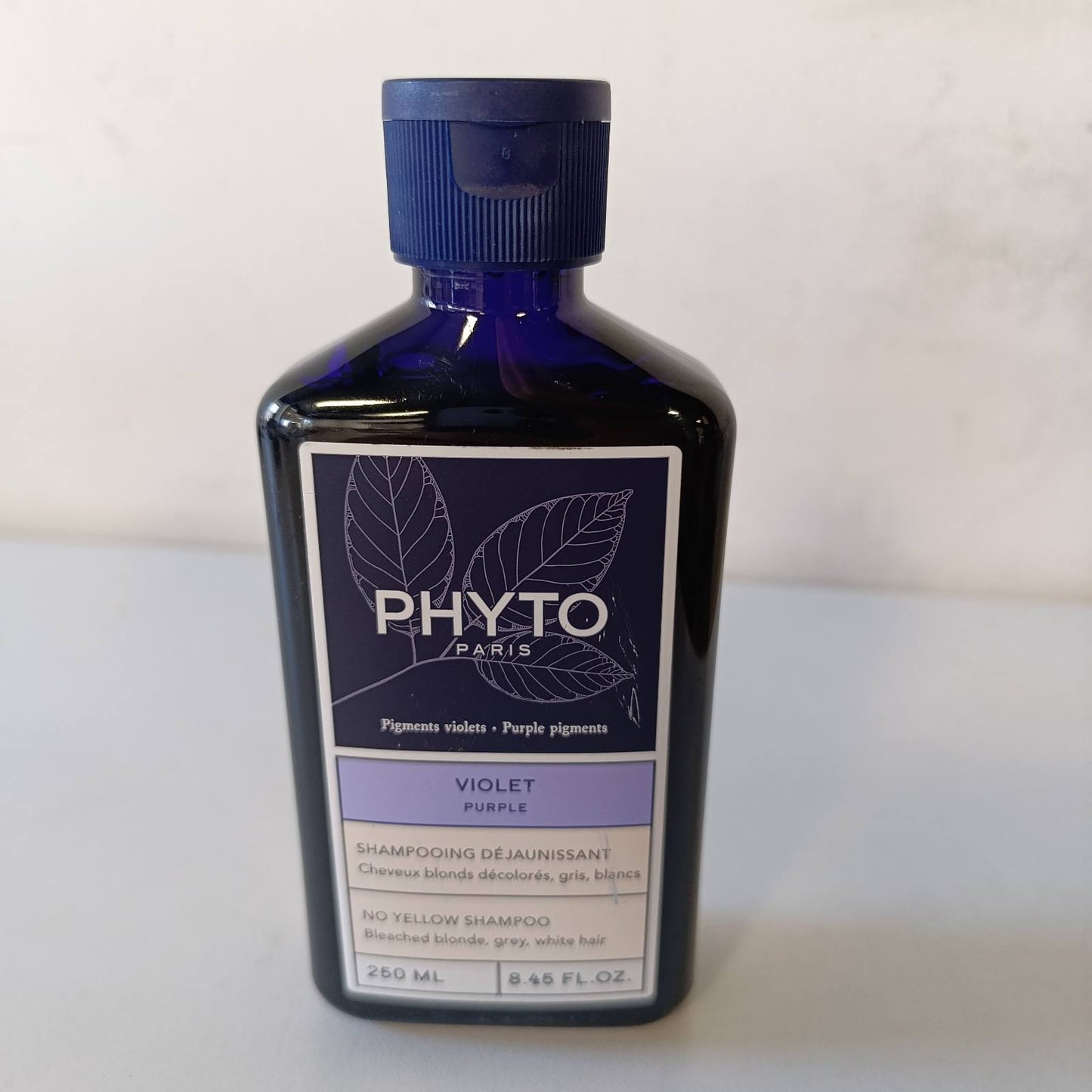 275734 - PHYTO Shampo Kundër Zverdhjes 250ml - Flokë Bjondë, Gri dhe të Bardhë - 90% Përbërës Natyral - Neutralizon Tonet - Lë Flokët të Butë dhe të Shkëlqyeshëm.