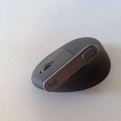 272788 - LOGITECH MX VERTIKAL Maus Ergonomik për Shumë Pajisje, Bluetooth ose 2.4GHz Wireless me USB Unifying, Ndjekje Optike 4K DPI, 4 Butona, Ngarkim i Shpejtë, PC/Mac/iPad - i Zi