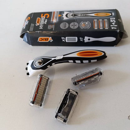 275864 - BIC Brisku për Burra Hybrid 5 Flex me Dorezë dhe 5 Tehe Titanium Nanotech - Kuti me 1+3 copë