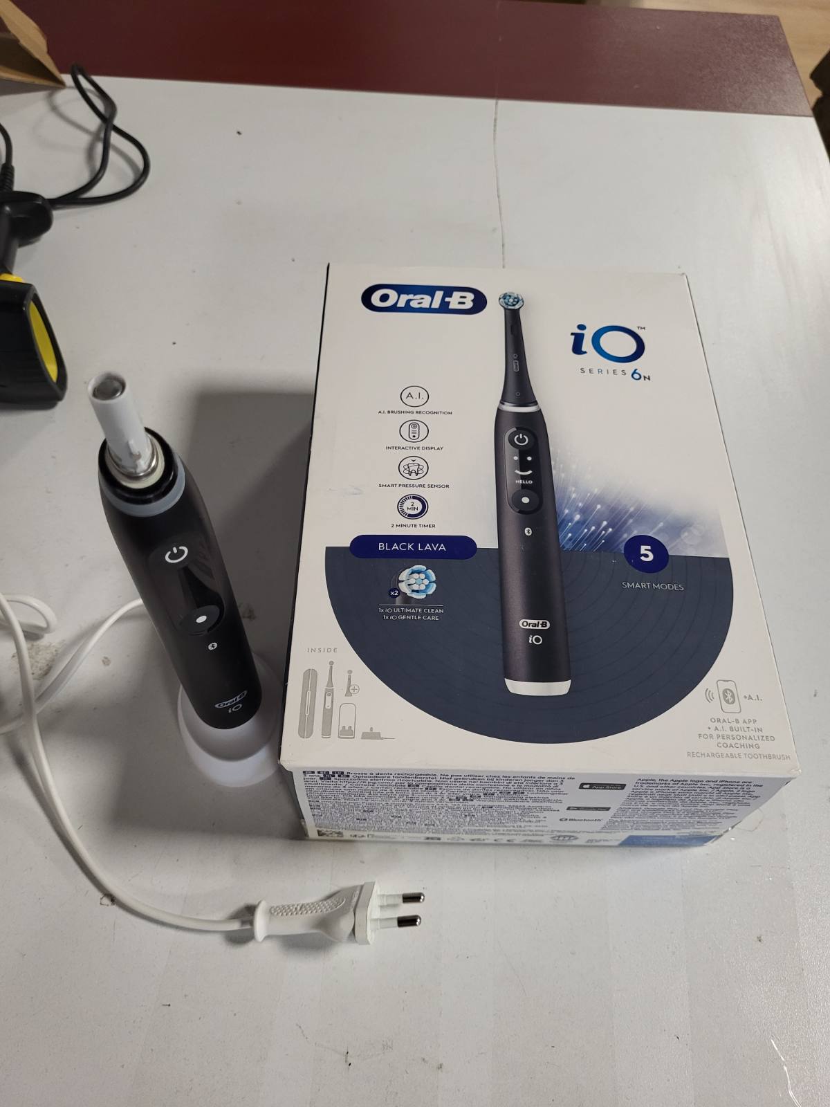 271028 - ORAL-B Furçë dhëmbësh elektrike iO 6, 1 kokë zëvendësuese, e rikarikueshme, e zezë