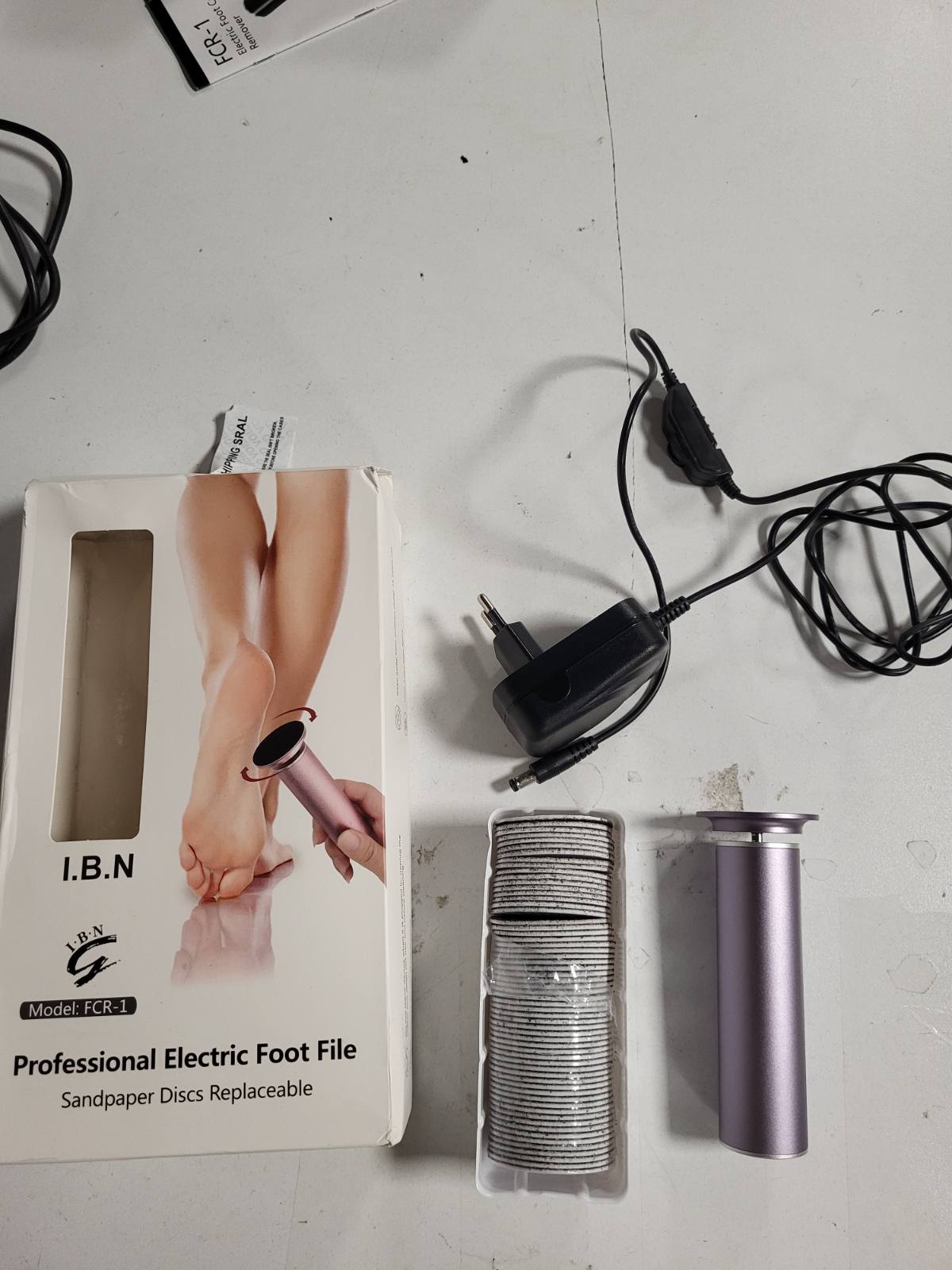 271394 - Heqës kallosh elektrik, Heqës kallosh këmbësh, Shpejtësi e rregullueshme, Mjet elektronik për kujdesin e këmbëve me 60 sfungjerë letre zmerile, FCR-1, Gri