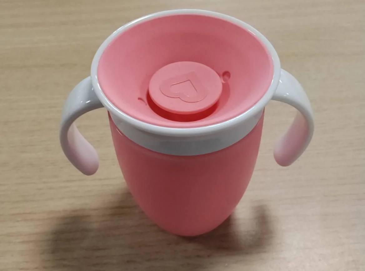 322754 - Gotë Trajnuese Munchkin Miracle 360° – Pink/White, 207ml