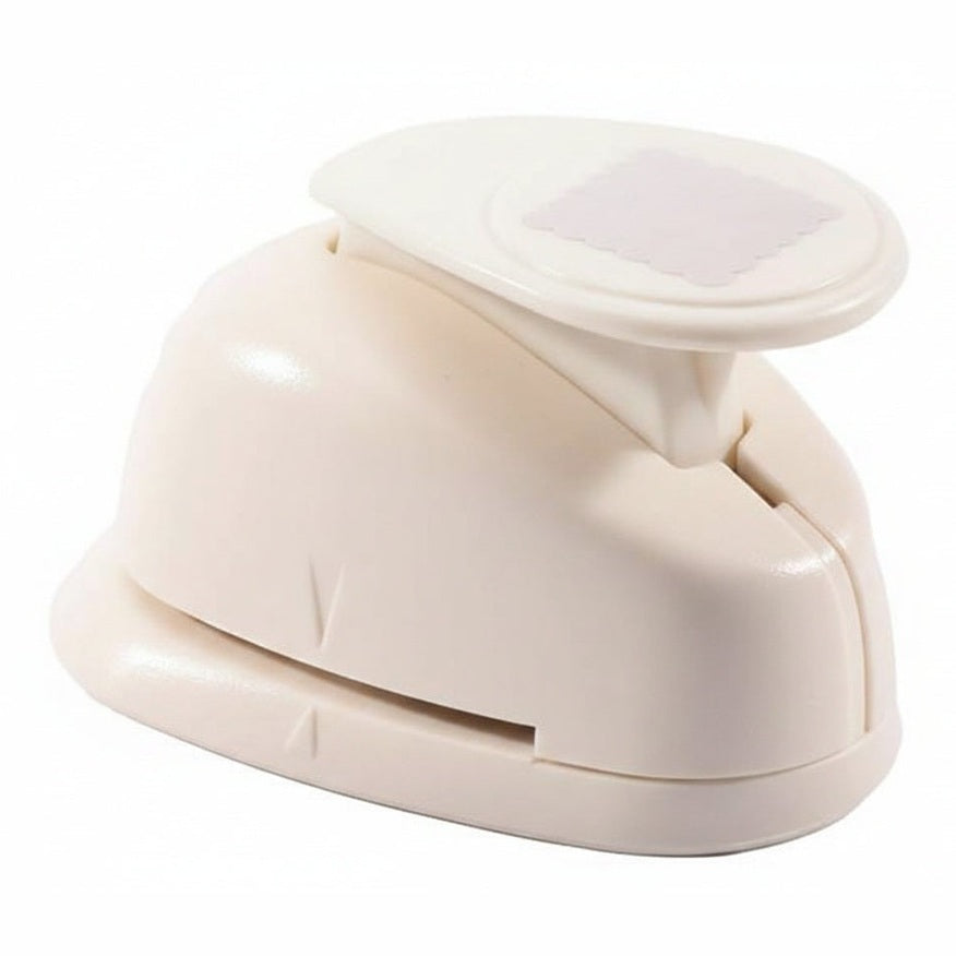 261842 -Vaessen Creative Craft Paper Punch – Shpuese letre katrore me skaje dekorative (festone), shumëngjyrëshe, madhësi gjigante.