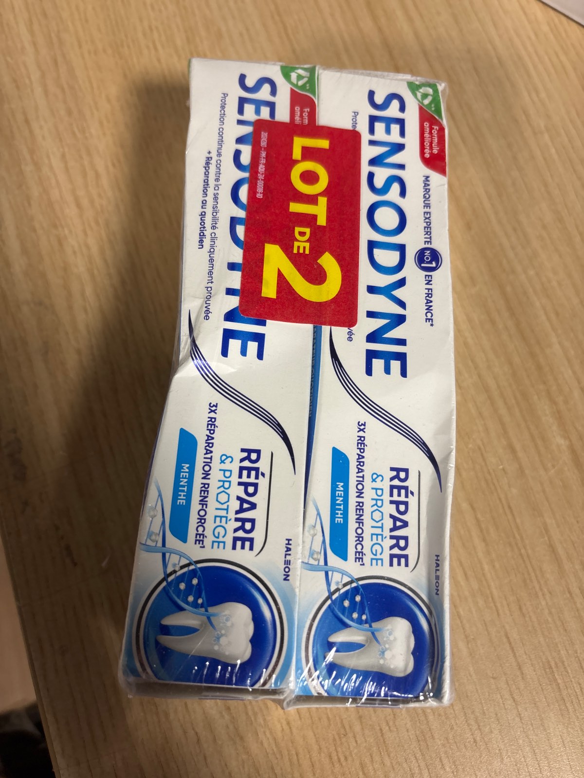 233593 - Pastë dhëmbësh Sensodyne Riparon dhe Mbron, me shije mente.