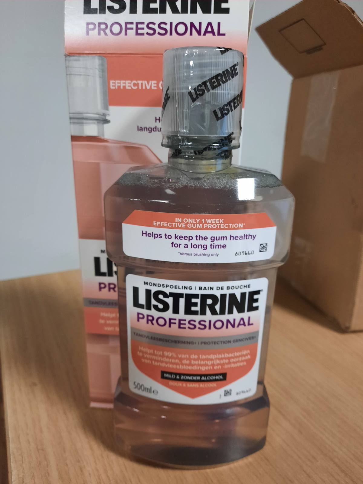 298938 - Listerine Professional Gum Protection+ – Shpëlarës profesional për mbrojtjen e mishrave të dhëmbëve.