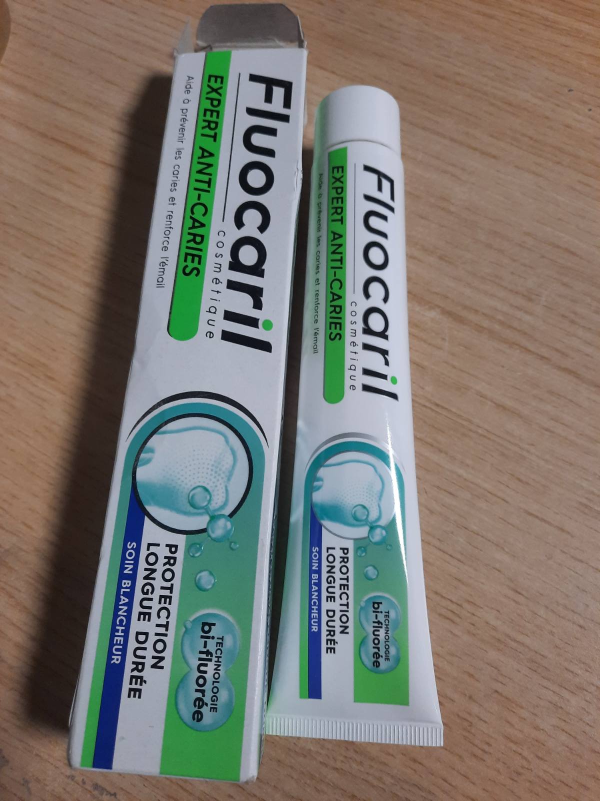 298027 - Pastë dhëmbësh FLUOCARIL Expert Anti-Caries 145mg Whitening Care 75ml
