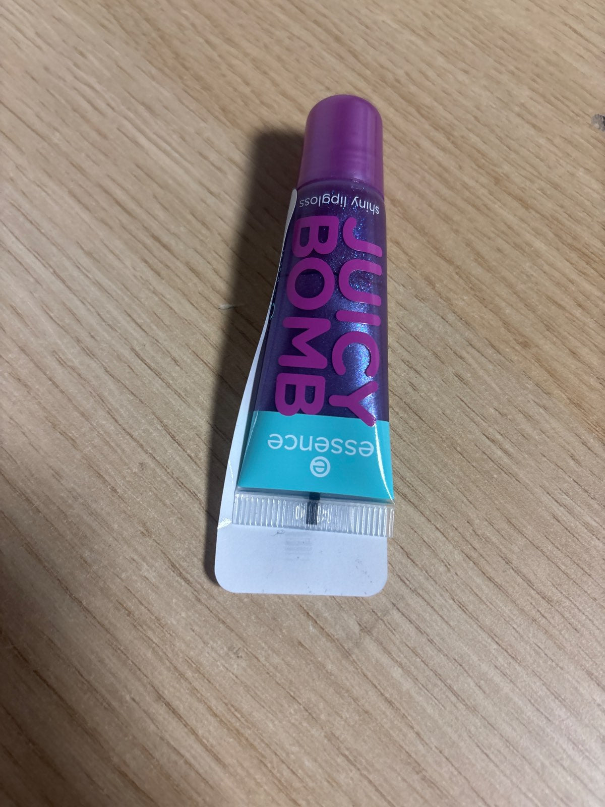 295118 - Shkëlqyes buzësh Juicy Bomb - 105: Bouncy bubblegum (Aromë çamçakëzi)
