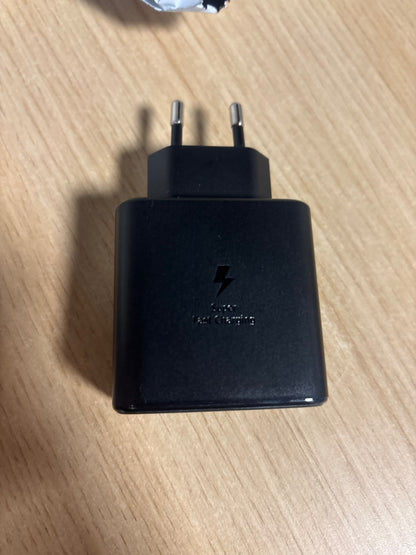295086 - Karikues origjinal Samsung 45W, karikim i shpejtë, karikues USB-C, i zi, për telefona inteligjentë dhe tableta.