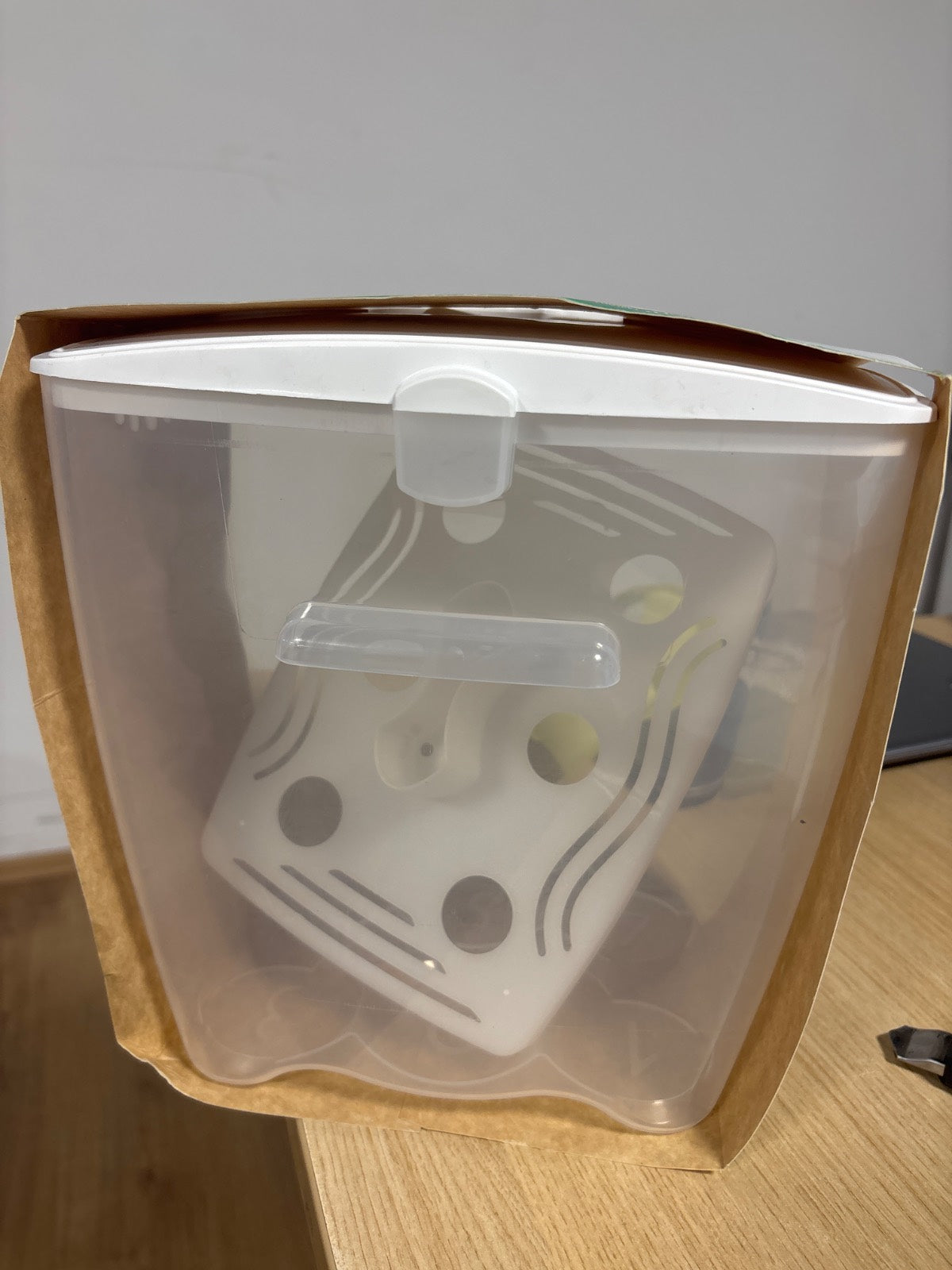 158639 - Milton Cold Water Steriliser – Sterilizues Milton me ujë të ftohtë.
